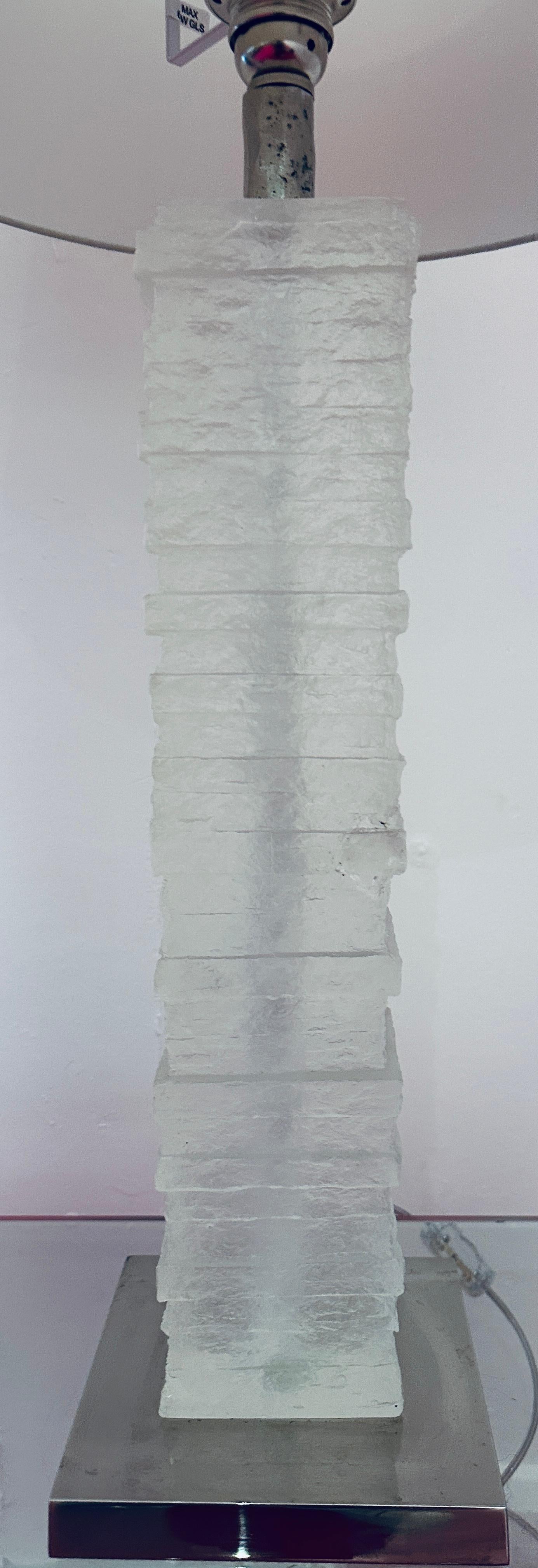 Paar englische Strata-Säulen-Tischlampen aus Kristall und Milchglas Porta Romana aus Kristall im Angebot 7