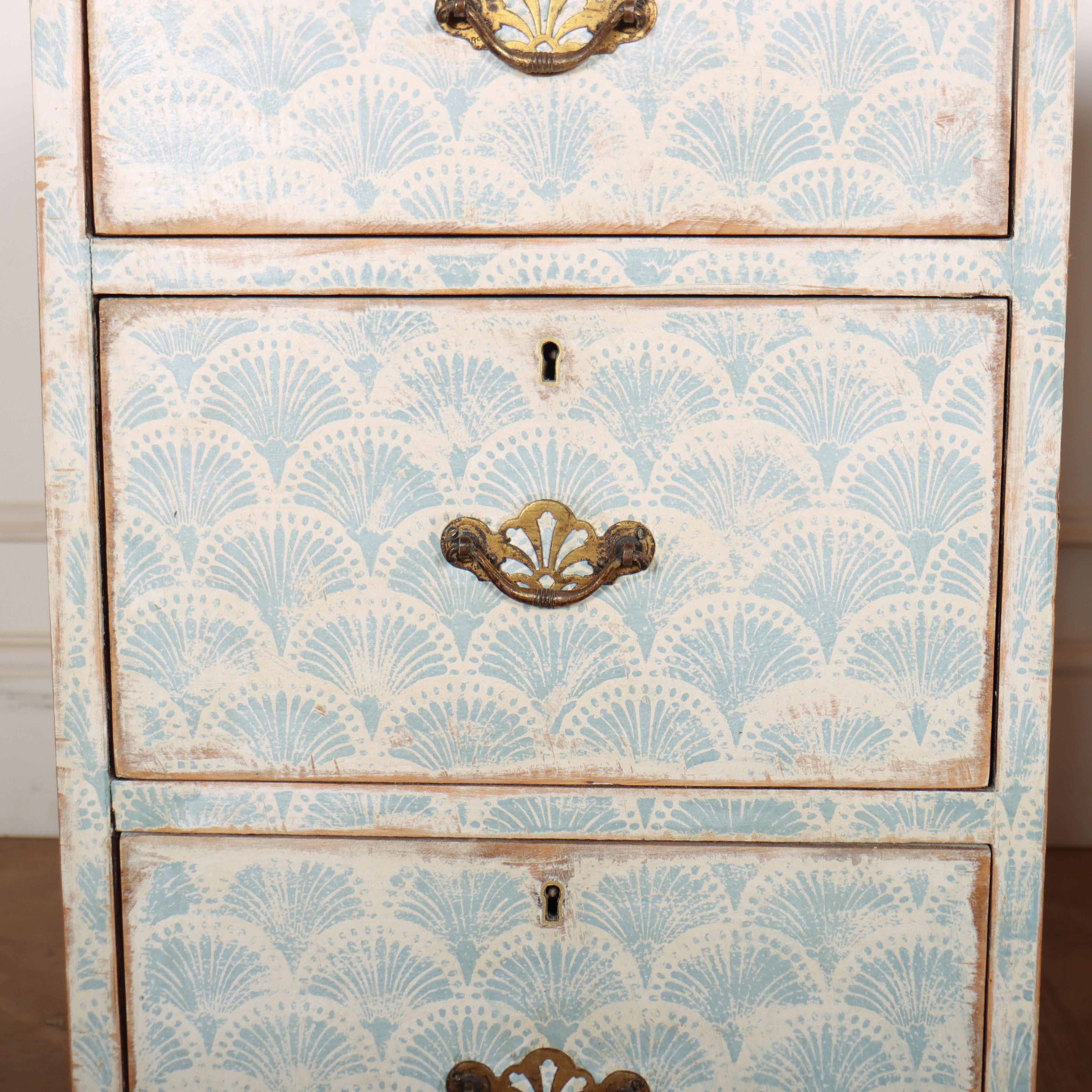 Oak Pair of English Decorated Chest of Drawers For Sale