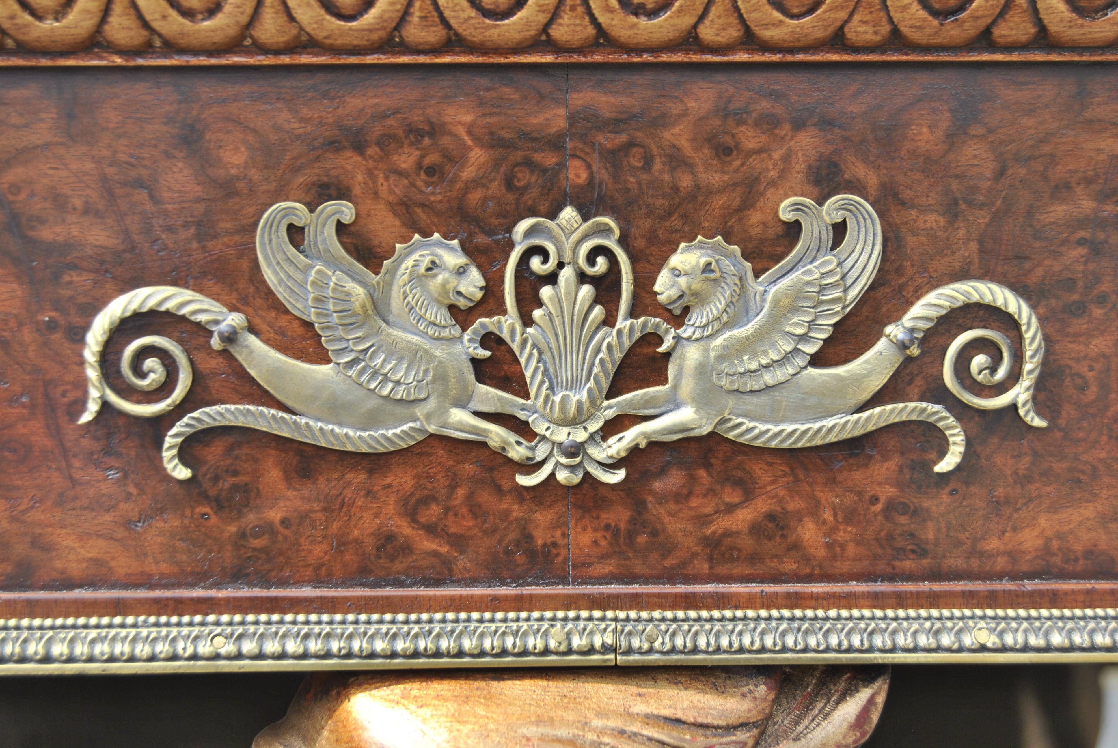 Paire de consoles anglaises à base d'aigle, datant d'environ 1910 en vente 2