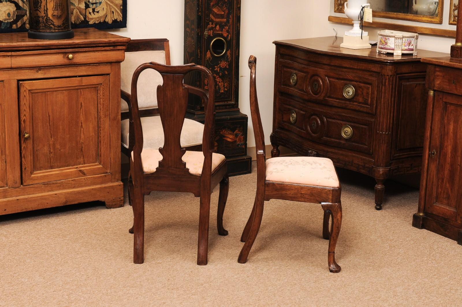 Paire de chaises d'appoint en noyer George I du début du XVIIIe siècle en vente 4