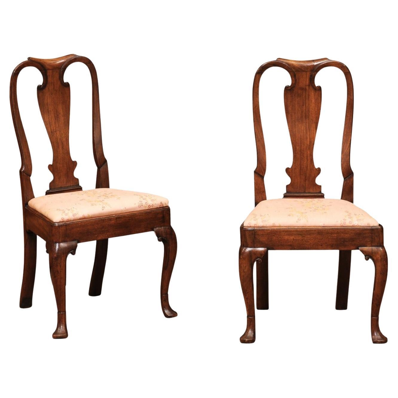 Paire de chaises d'appoint en noyer George I du début du XVIIIe siècle en vente