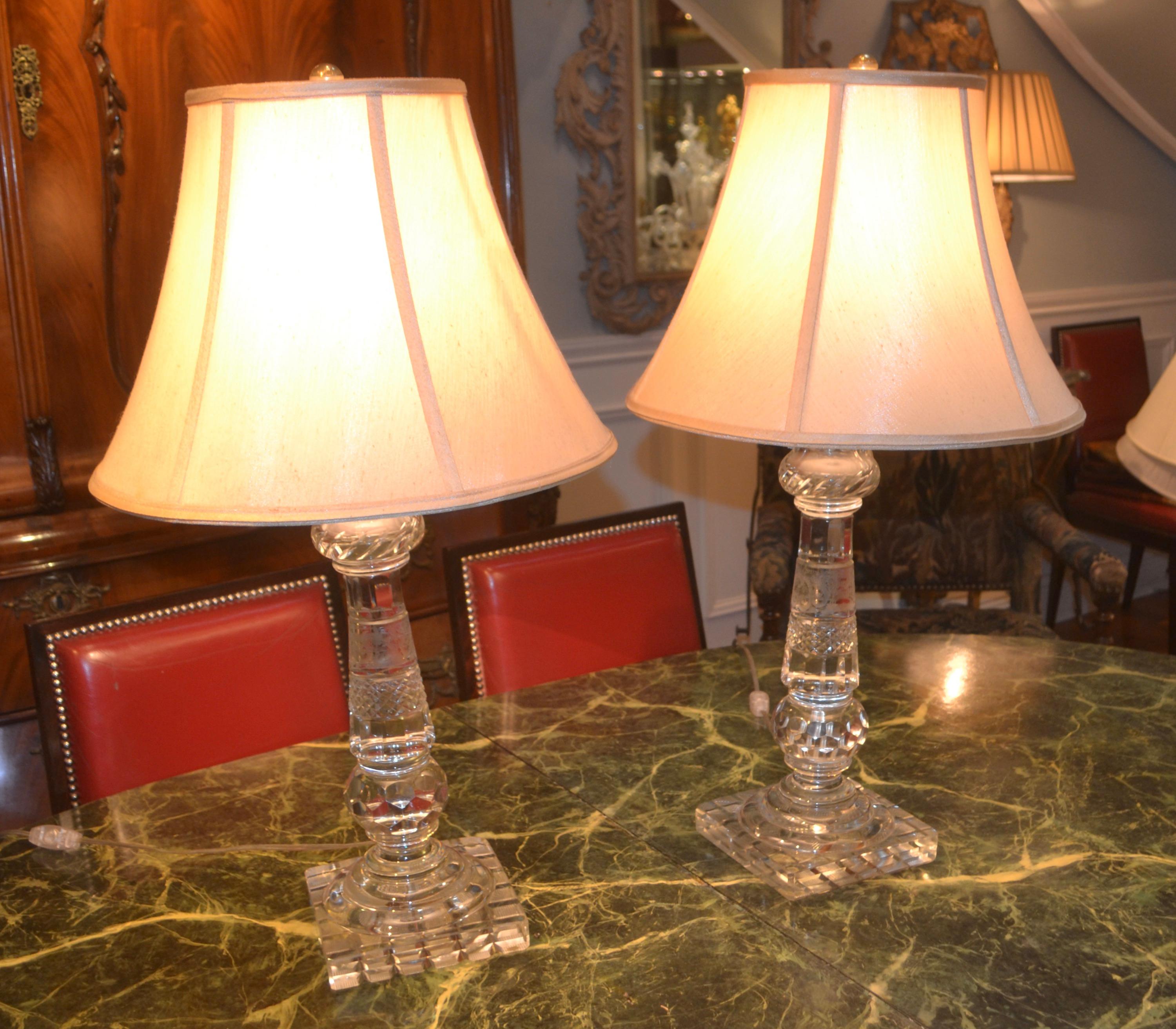 Paire de lampes anglaises en cristal taillé du début du XXe siècle en vente 3