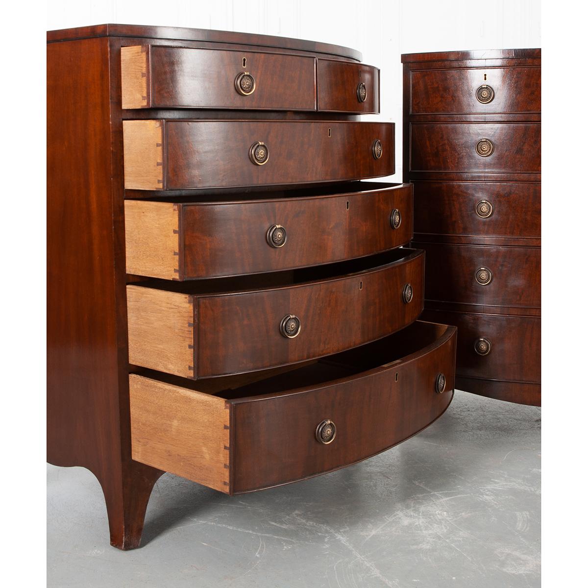 Pair of English Early 20th Century Bow Front Mahogany Regency Style Chest of Dra In Good Condition In Baton Rouge, LA