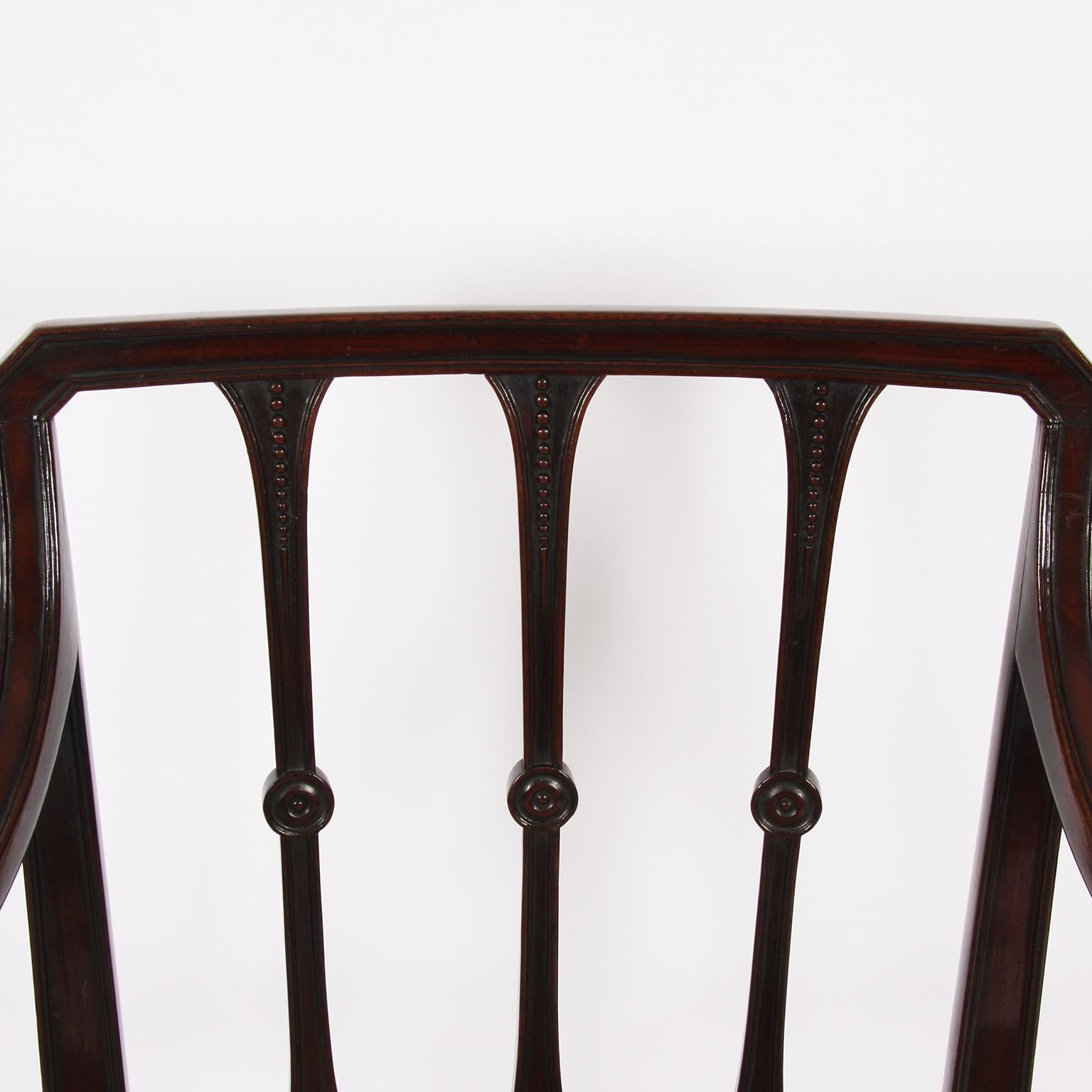 Pair of English Early 20th Century Caned Mahogany Chairs 3