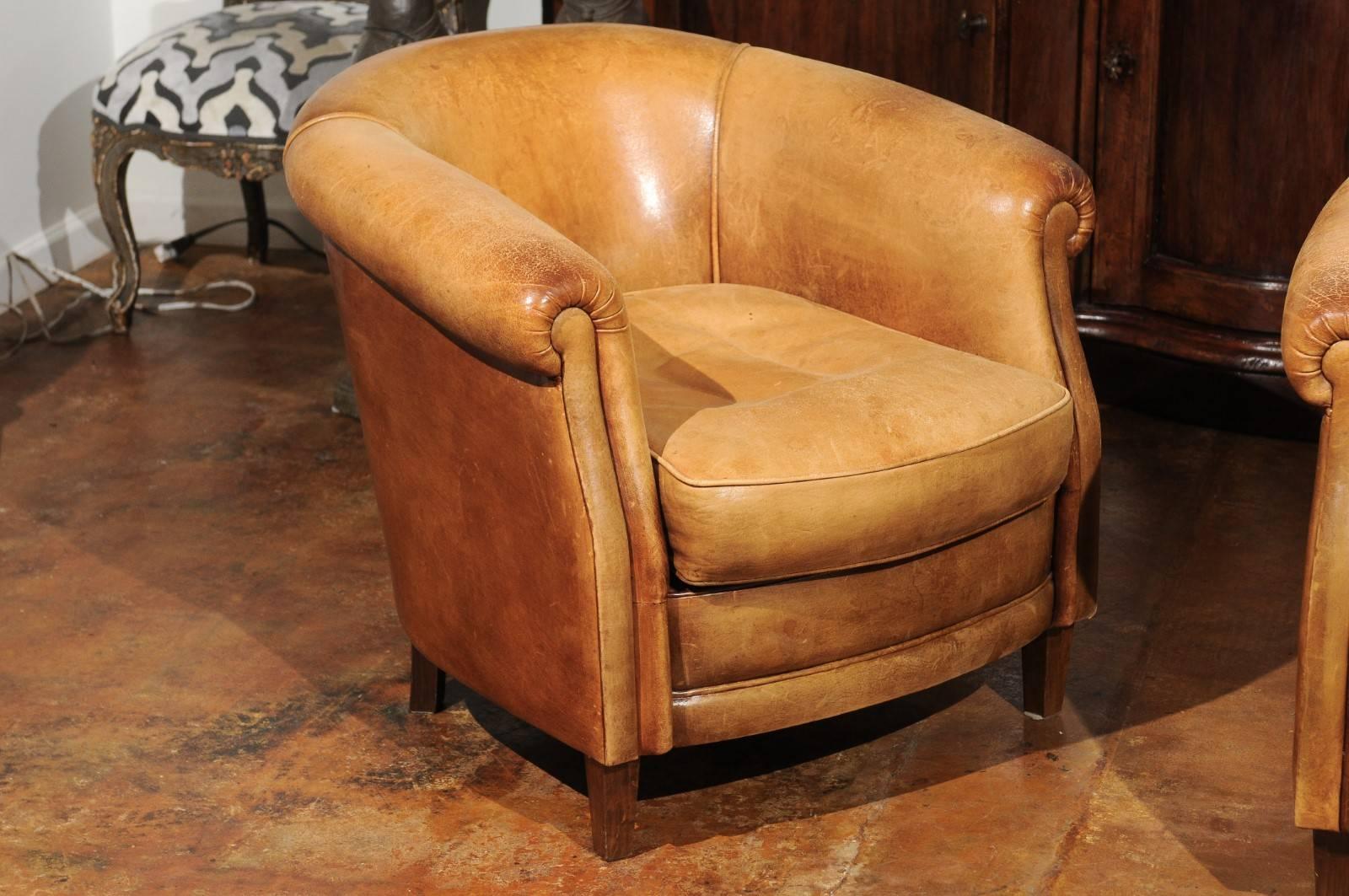 Pair of English Early 20th Century Caramel Leather Club Chairs with Rolled Arms 2