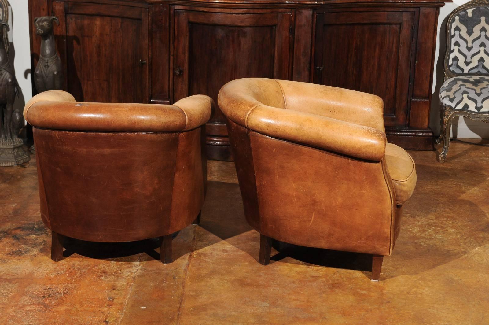 Pair of English Early 20th Century Caramel Leather Club Chairs with Rolled Arms 4