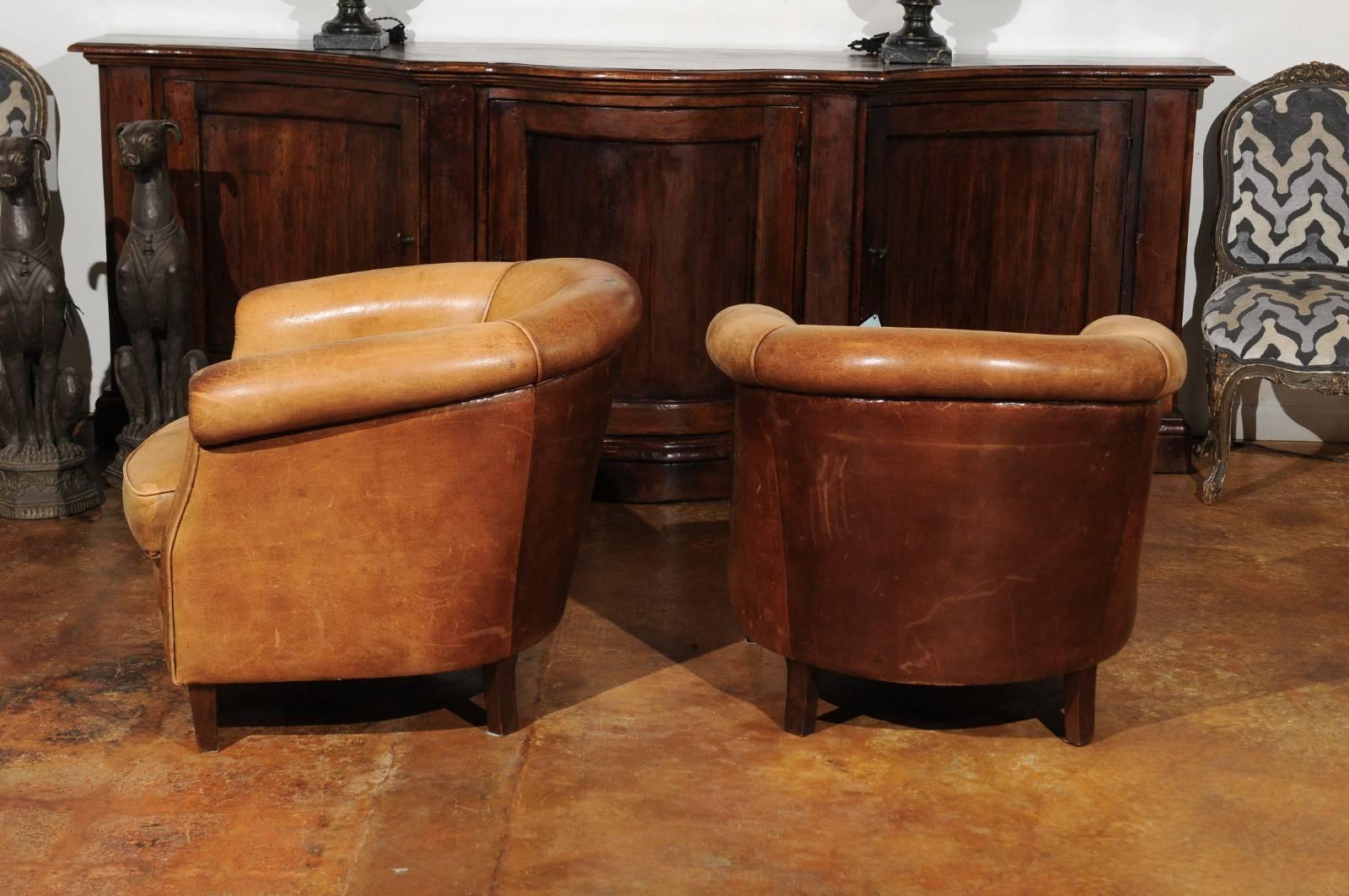 Pair of English Early 20th Century Caramel Leather Club Chairs with Rolled Arms 5