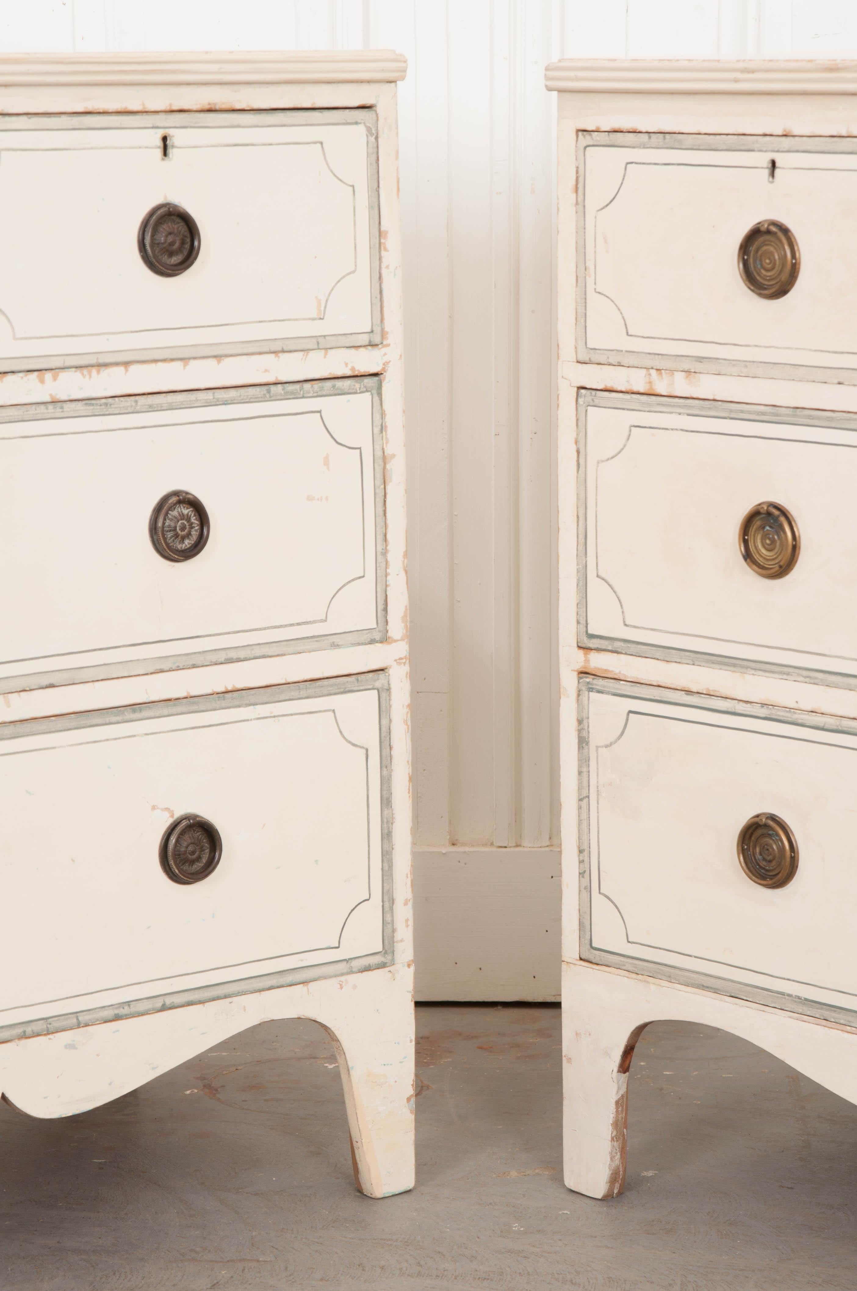 Pair of English Early 20th Century Edwardian Chests of Drawers 4