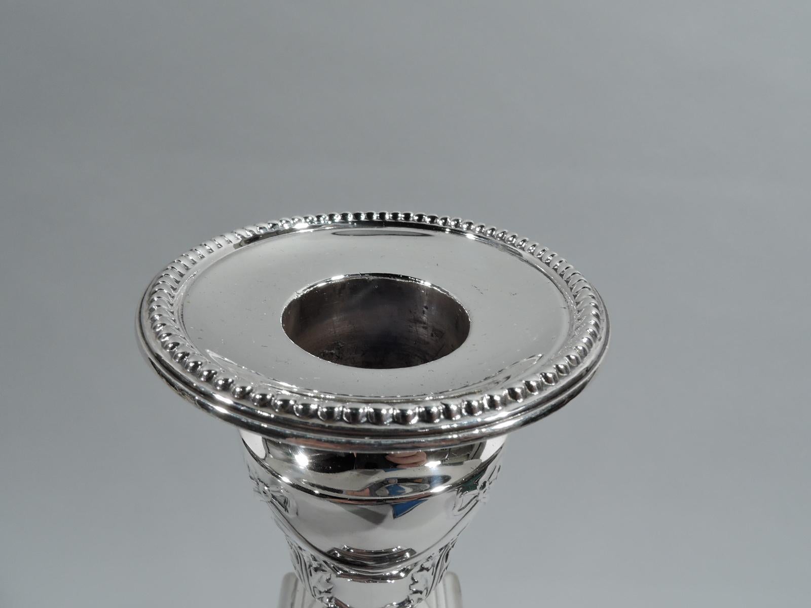 Neoclassical Revival Pair of English Edwardian Neoclassical Sterling Silver Candlesticks For Sale