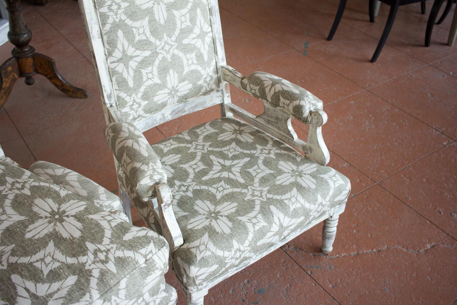 Pair of English Edwardian Upholstered Library Chairs 1