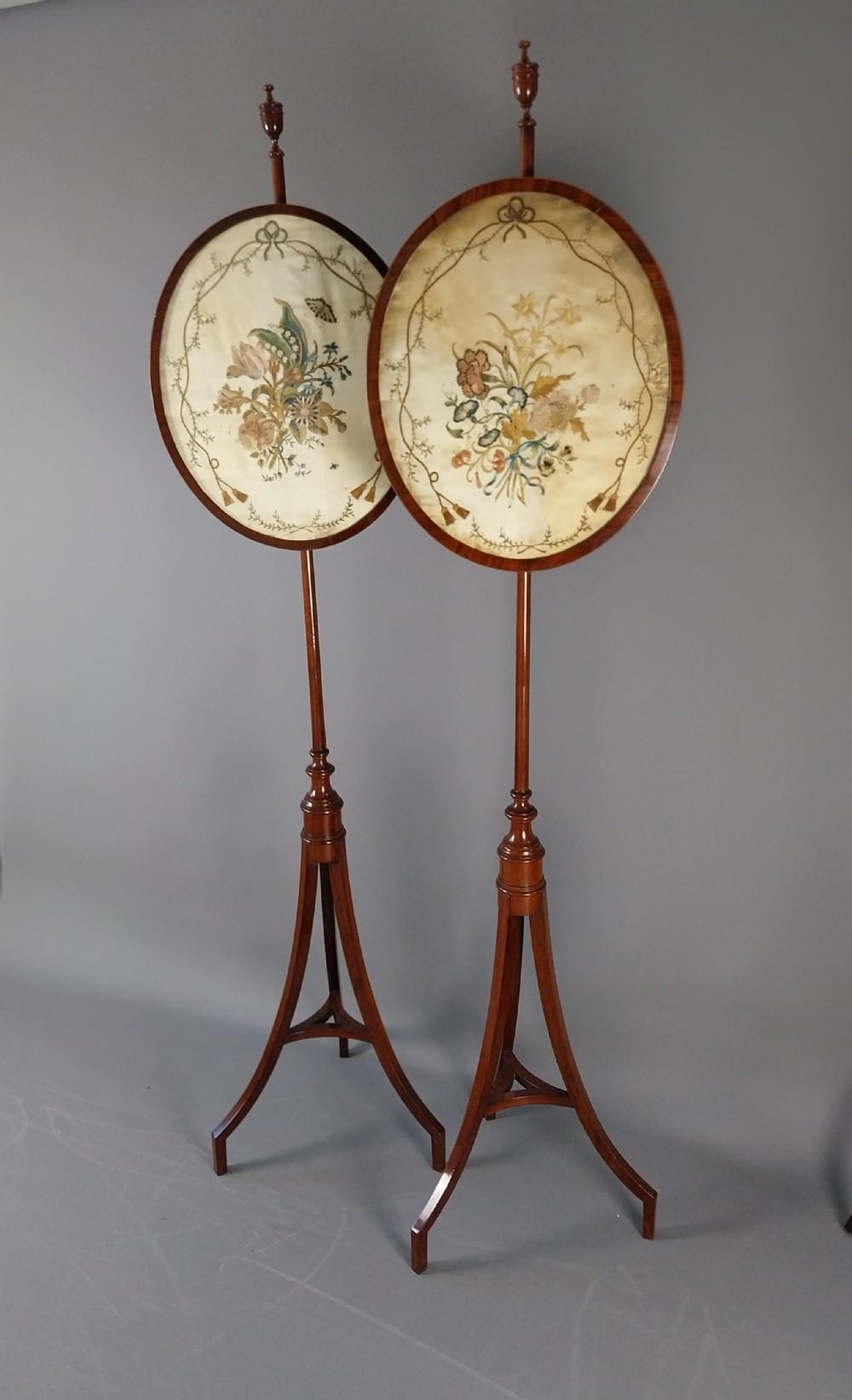 Pair of Pole Screens 19th century For Sale 6