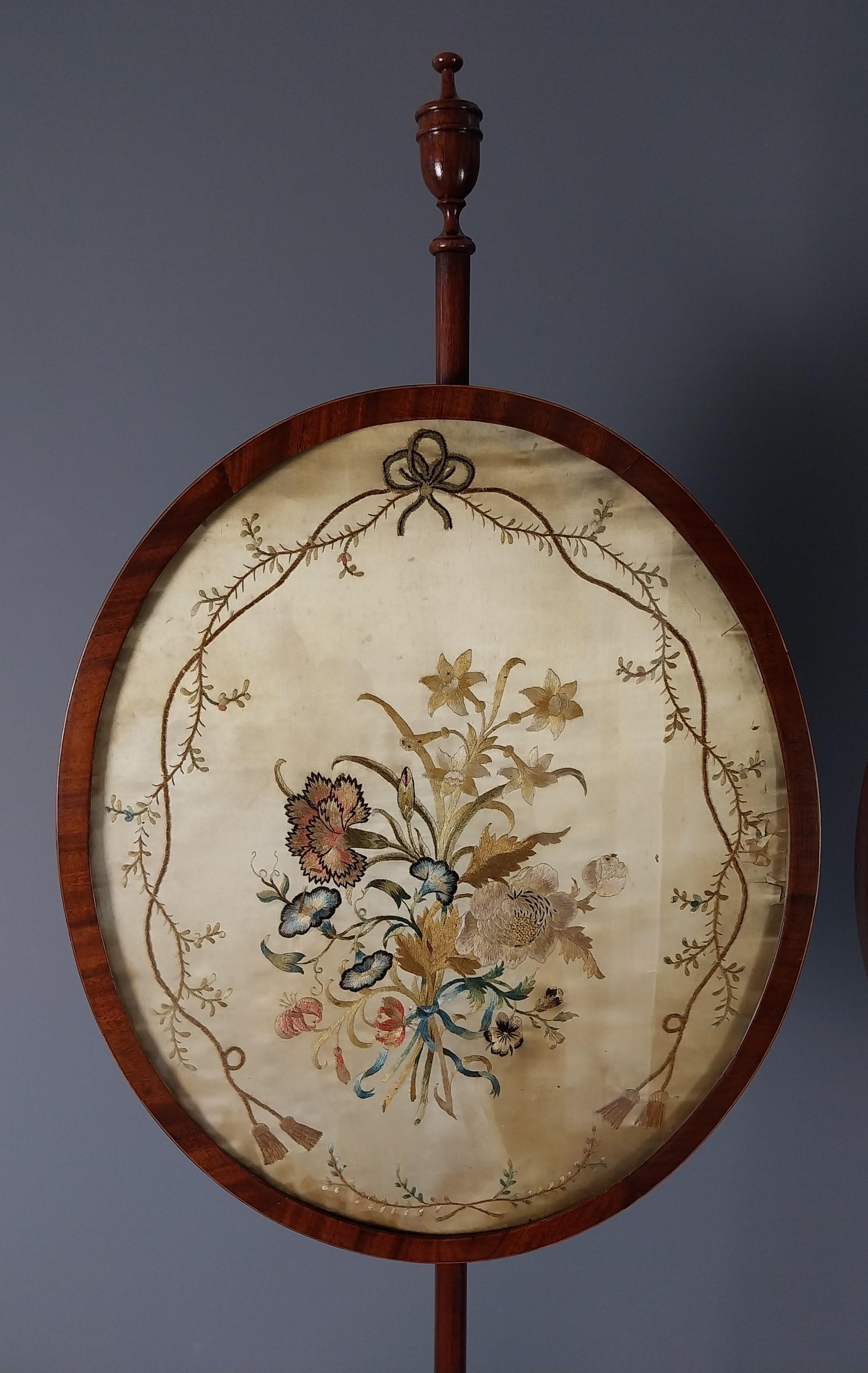 English Pair of Pole Screens 19th century For Sale