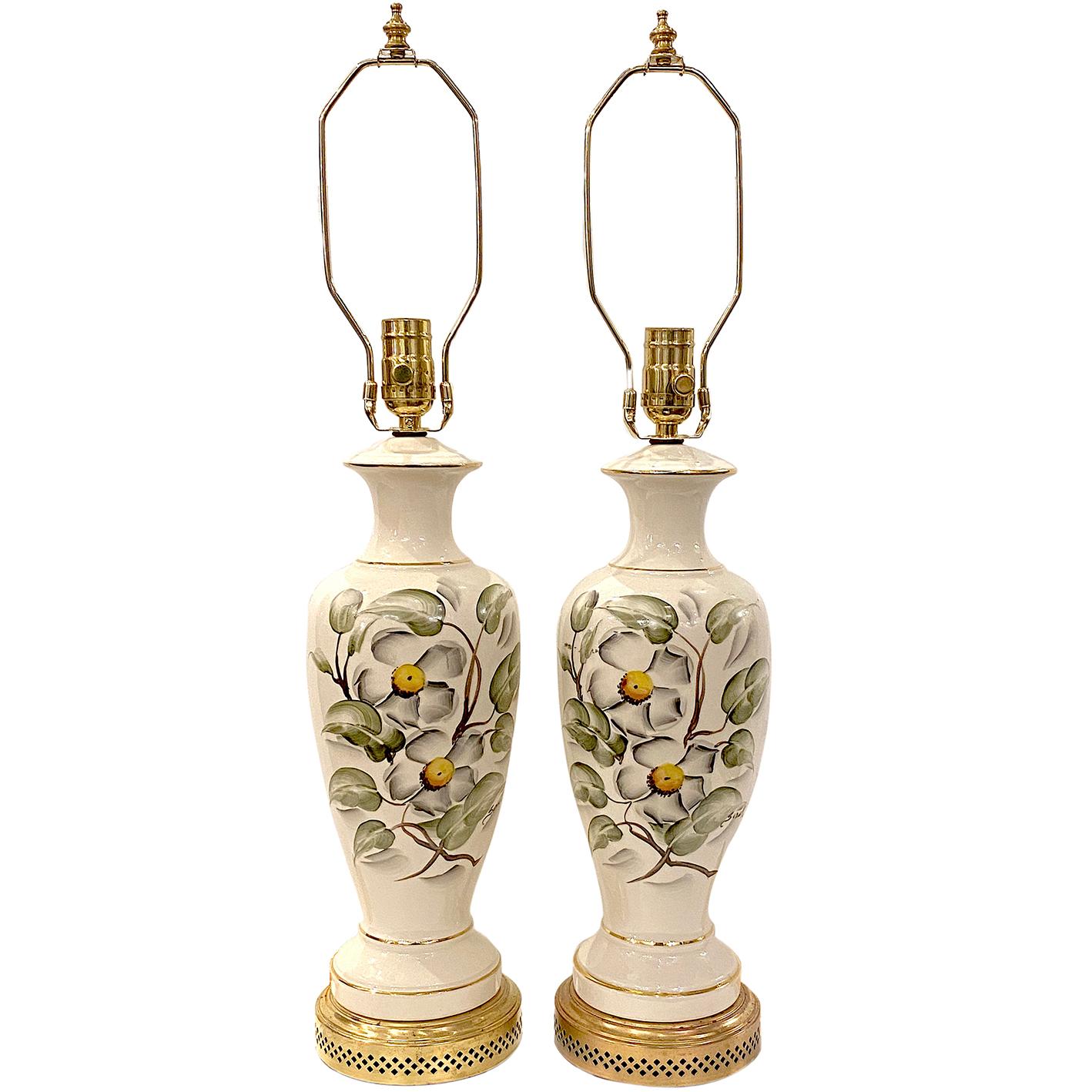 Pair of English Floral Motif Porcelain Table Lamps For Sale 1