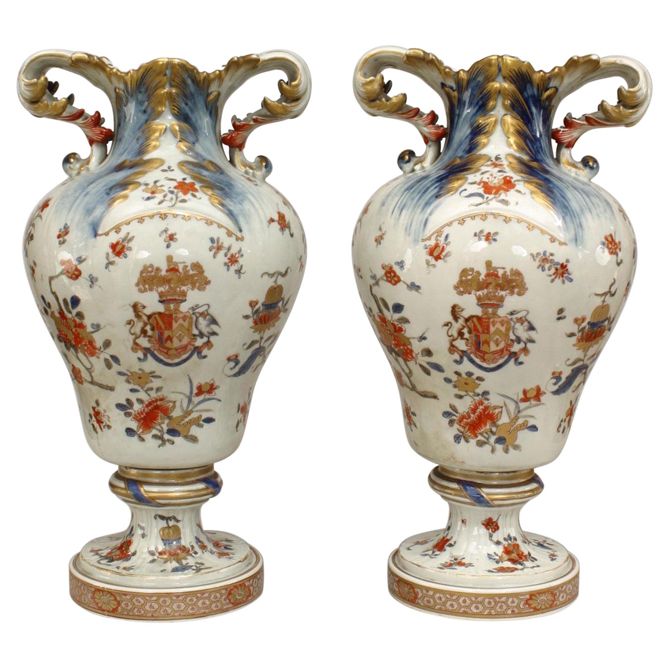 Pareja de jarrones ingleses georgianos de porcelana con armadura en venta