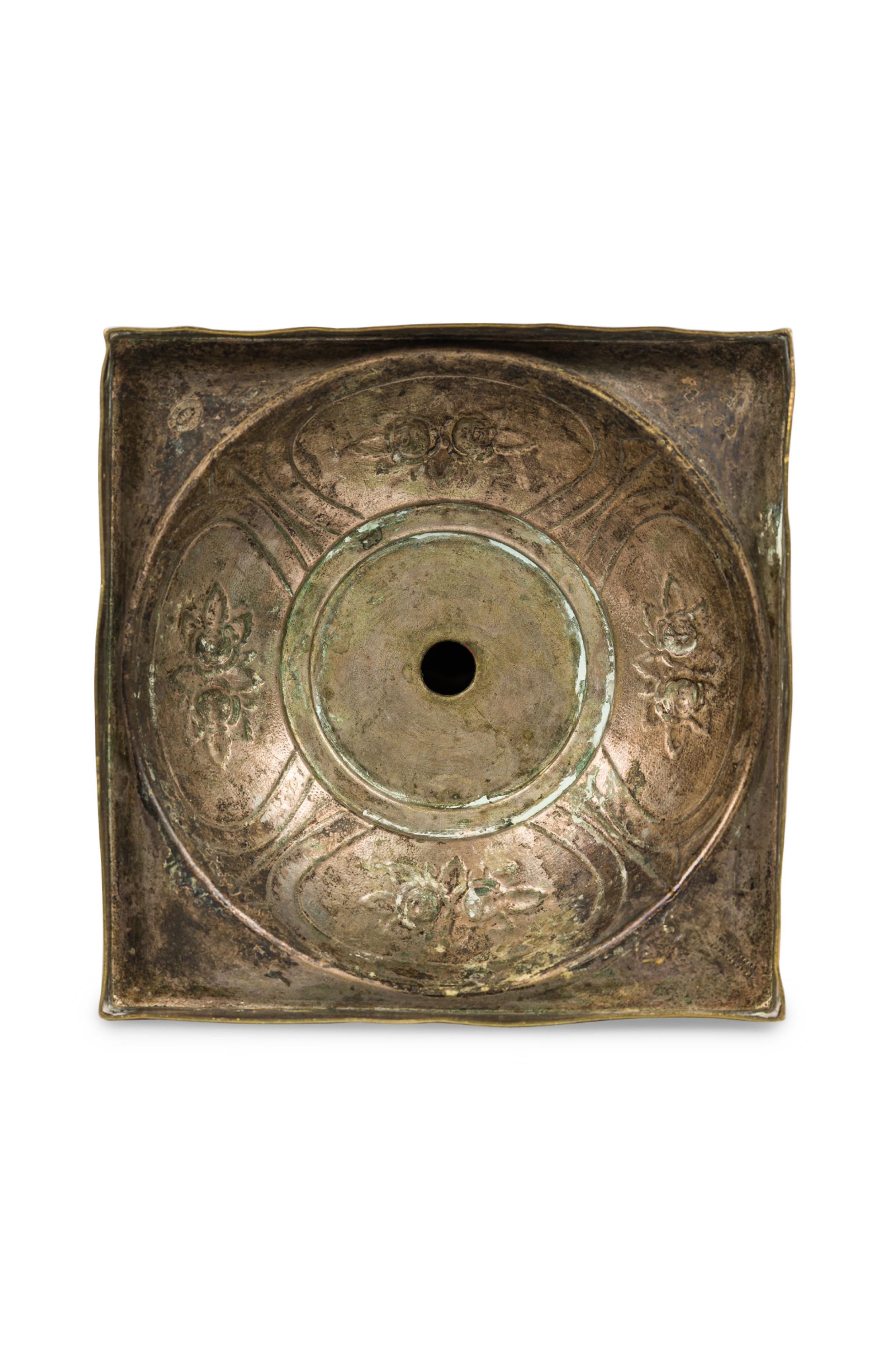 Paire de bougeoirs en laiton de style géorgien anglais en vente 2