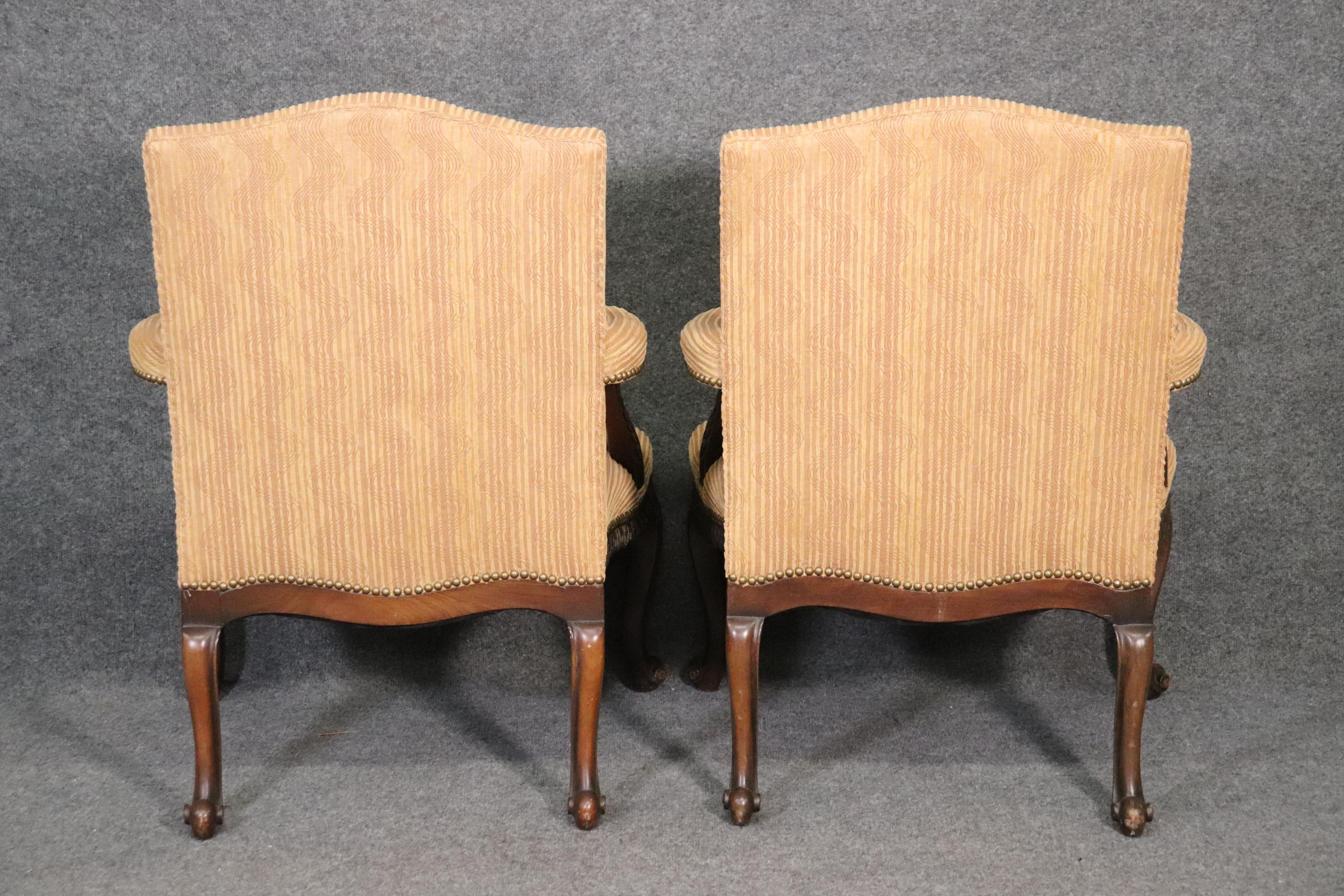 Mid-20th Century Pair of English Georgian Carved Mahogany Armchairs, Circa 1940s For Sale