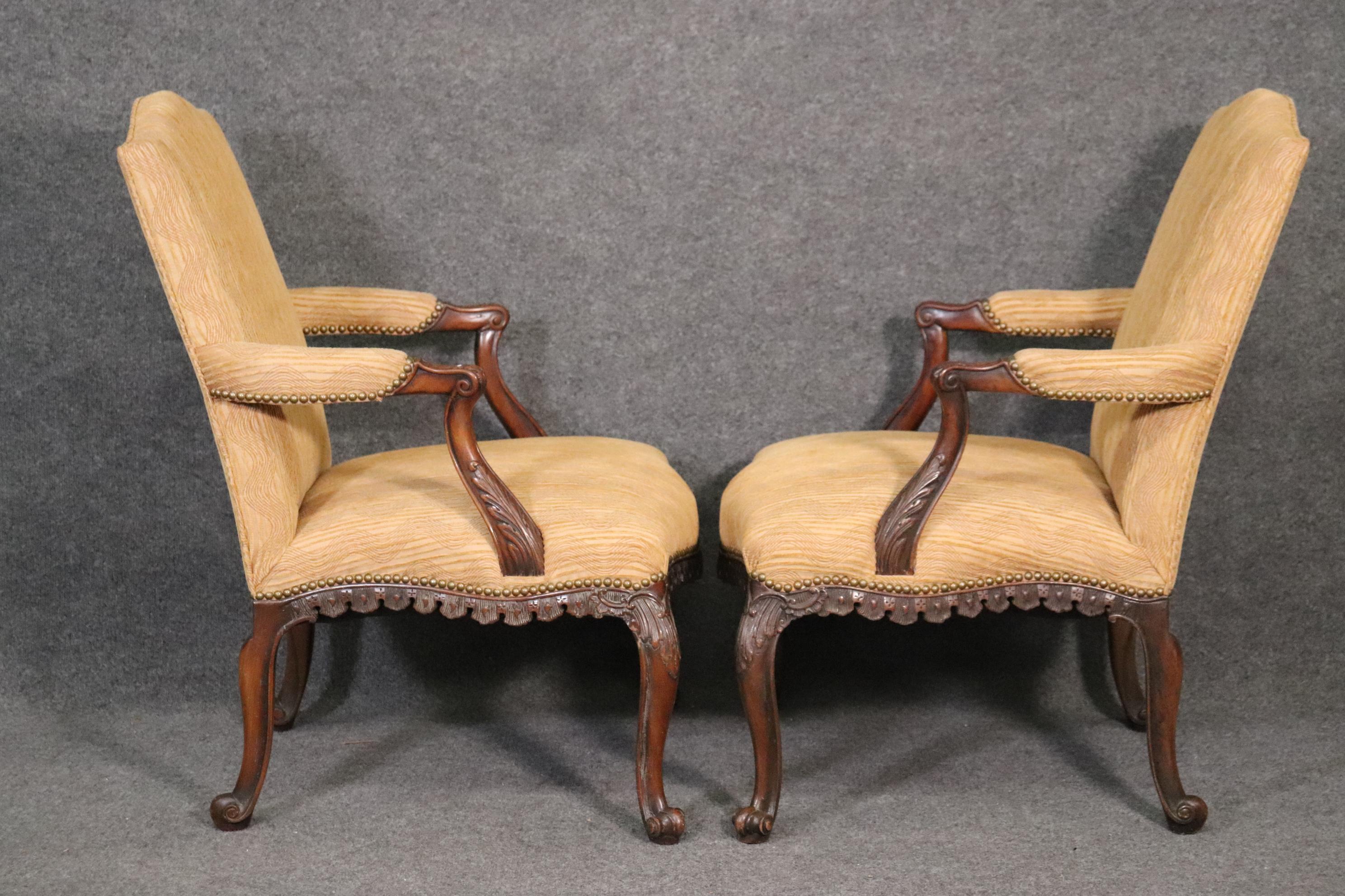 Pair of English Georgian Carved Mahogany Armchairs, Circa 1940s For Sale 1