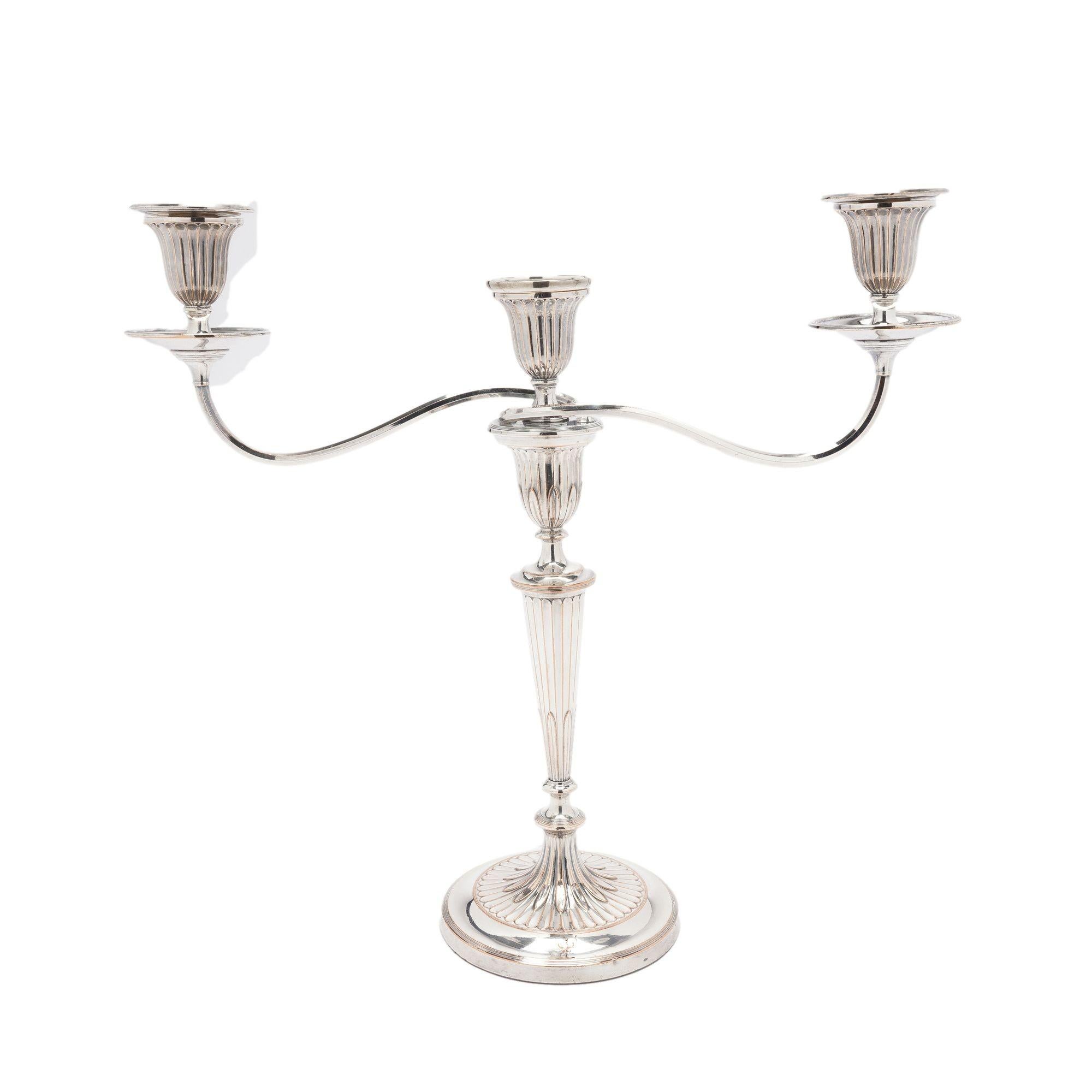 XVIII secolo Coppia di candelabri inglesi georgiani Old Sheffield, 1780-90 ca. in vendita
