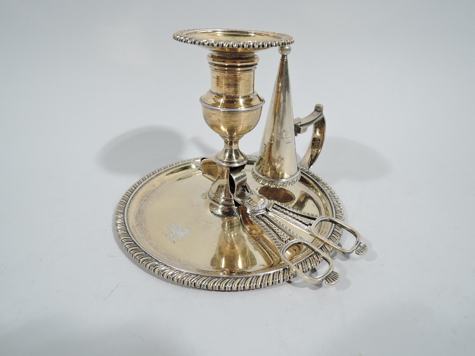 Pair of English Georgian Regency Silver Gilt Chambersticks In Good Condition In New York, NY