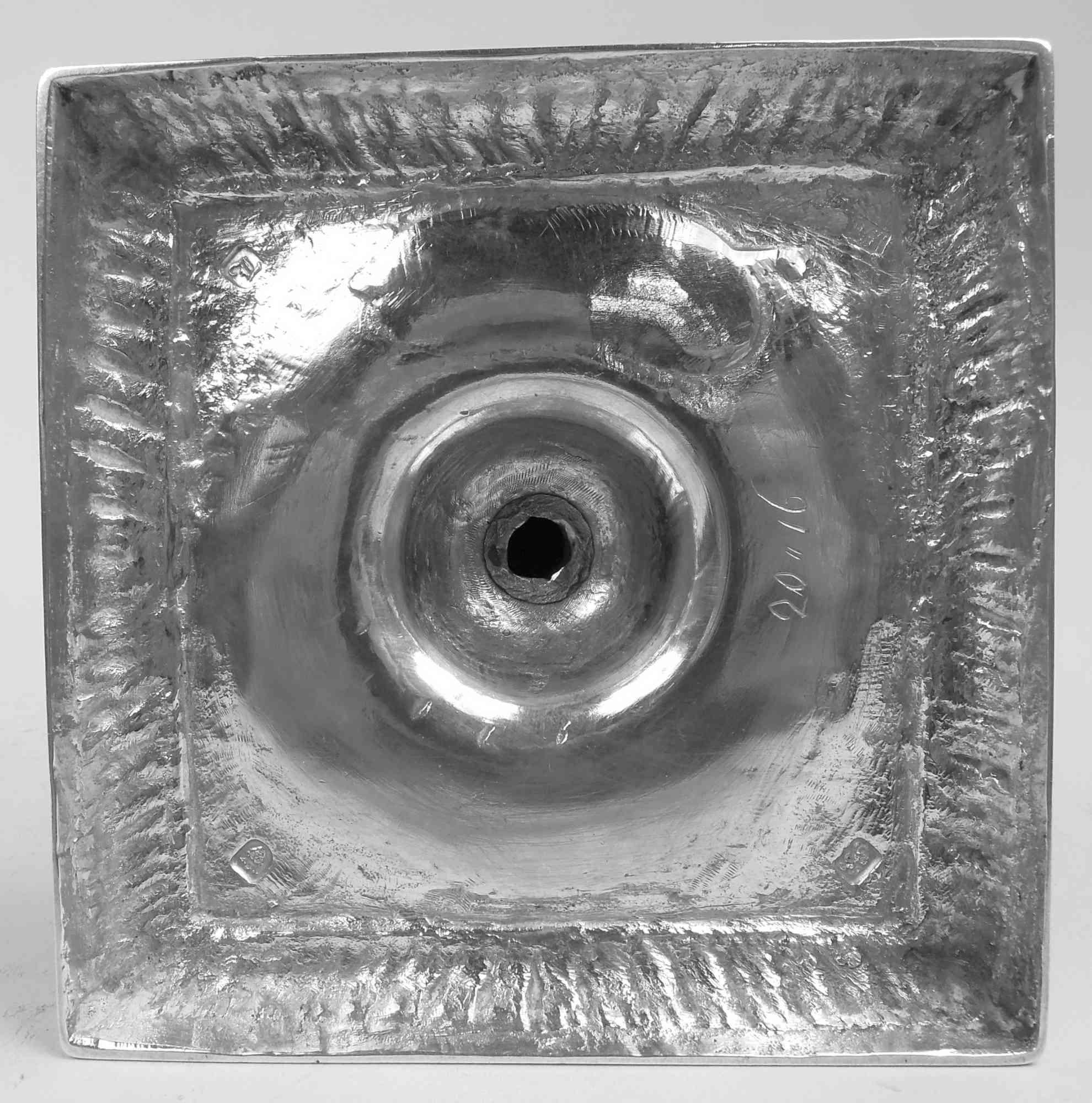 Coppia di candelabri inglesi georgiani in argento sterling, 1766 In condizioni buone in vendita a New York, NY