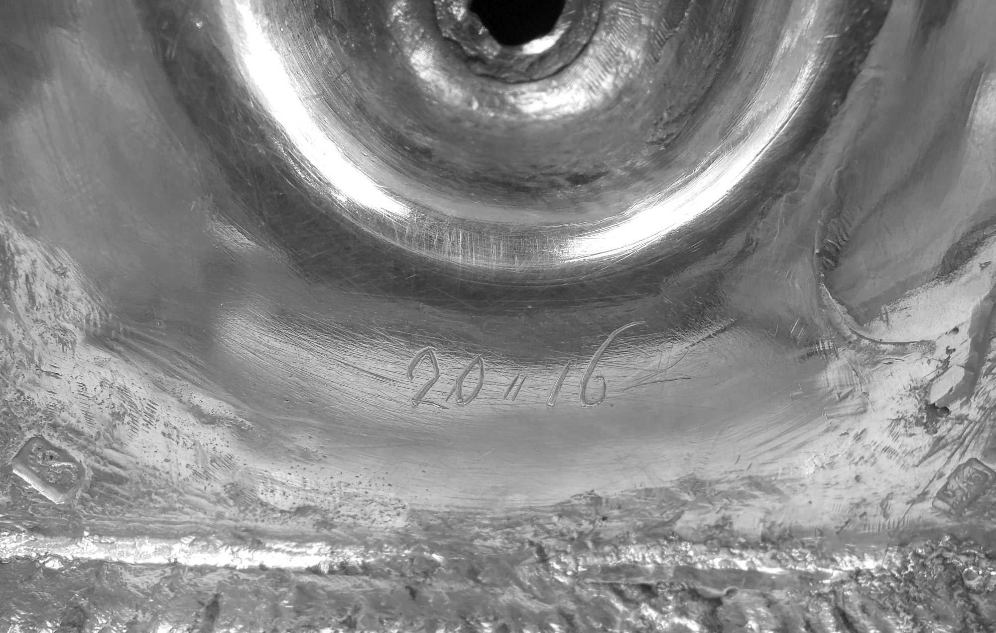 Metà XVIII secolo Coppia di candelabri inglesi georgiani in argento sterling, 1766 in vendita