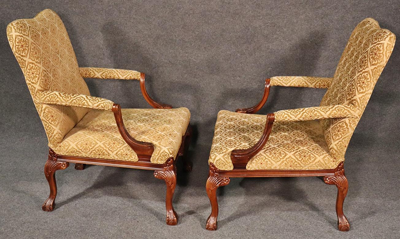 Pair of English Georgian Style Carved Walnut Lounge Chairs In Good Condition In Swedesboro, NJ