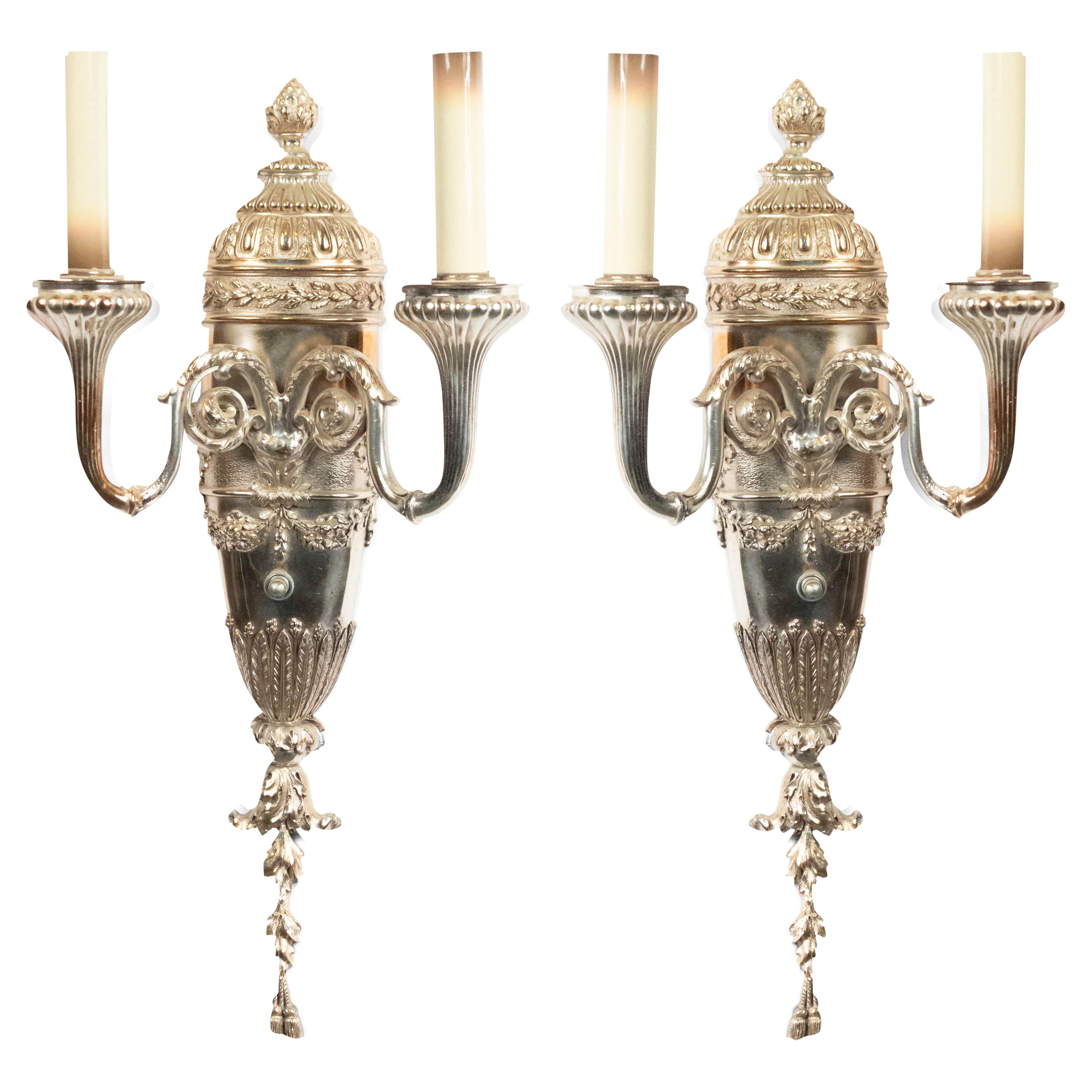 Coppia di applique da parete in stile georgiano inglese con piastre d'argento