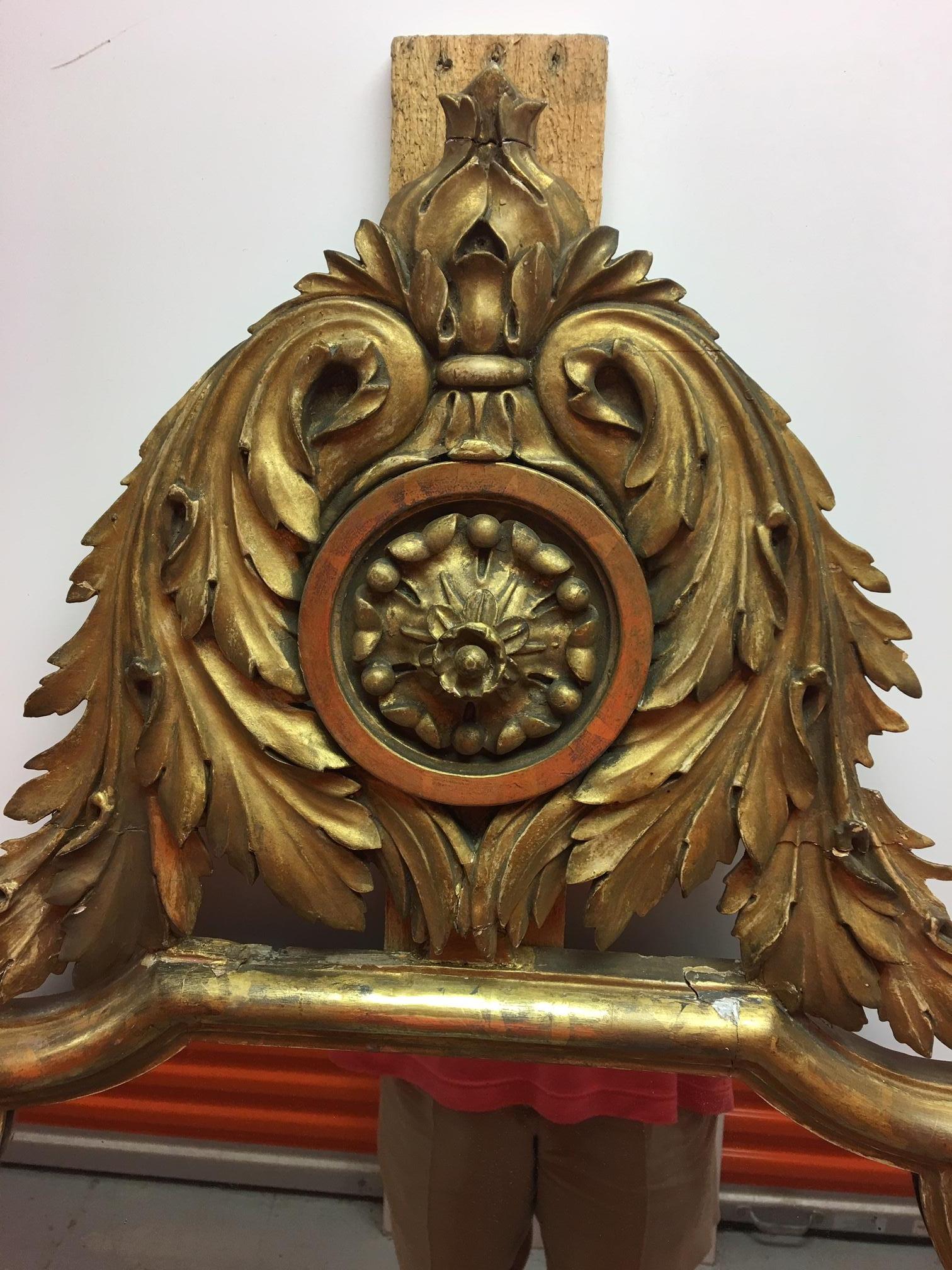 Pair of English Gold Leaf Mirrors with Acanthus Leaves and Scrolls, 19th Century In Good Condition In Savannah, GA