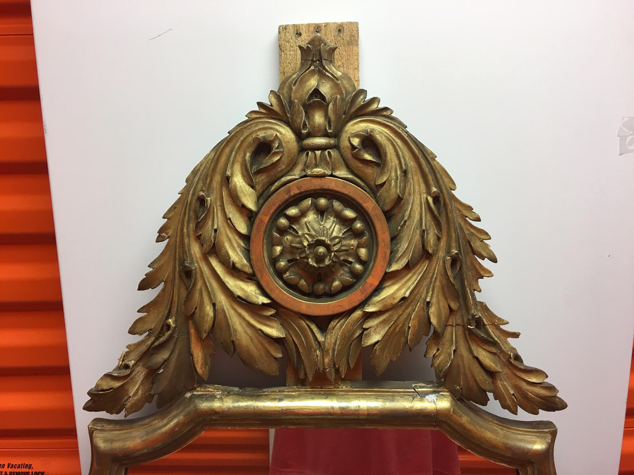 Giltwood Pair of English Gold Leaf Mirrors with Acanthus Leaves and Scrolls, 19th Century