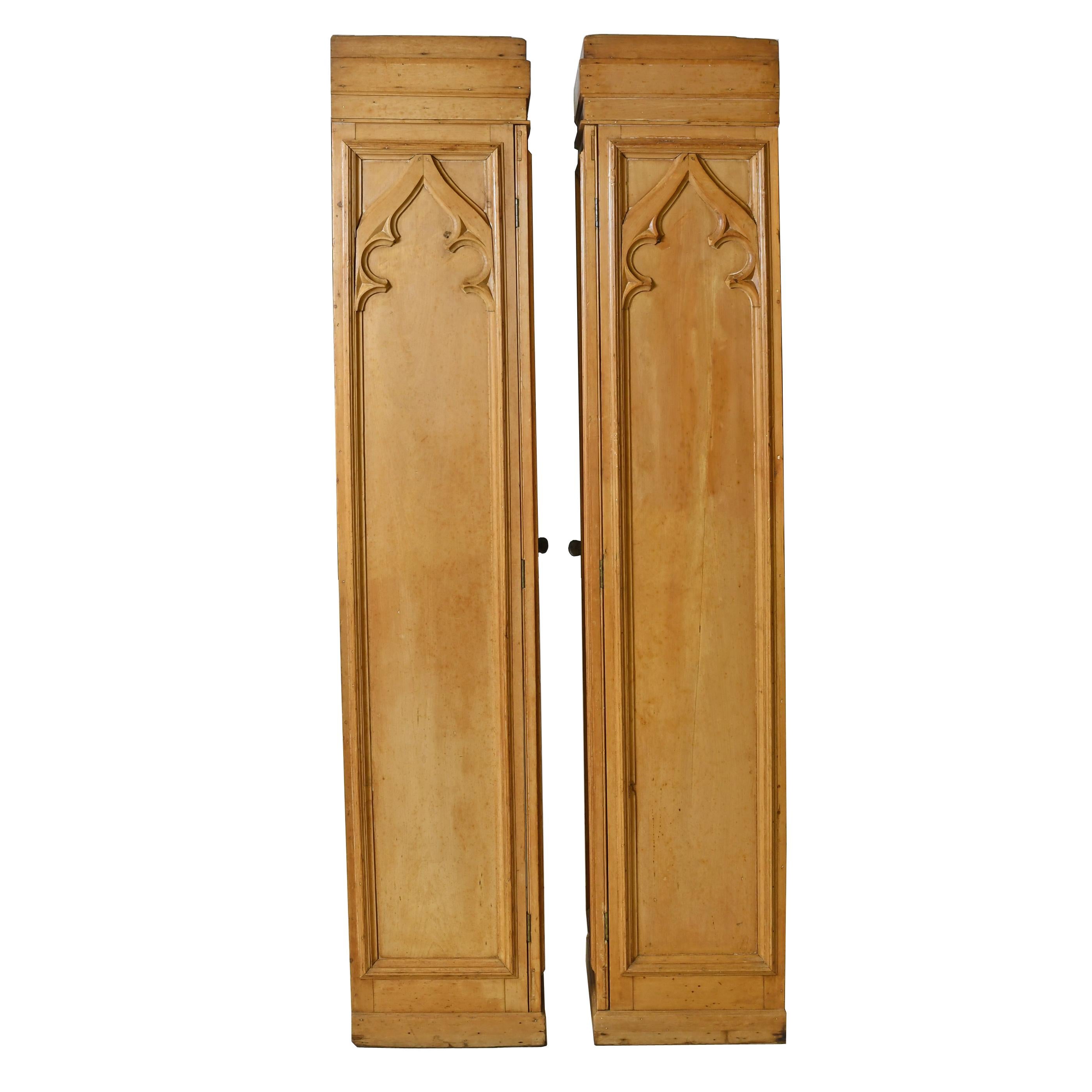 Pair of Antique Narrow & Tall English Gothic-Revival Lockers in Pine In Good Condition In Miami, FL