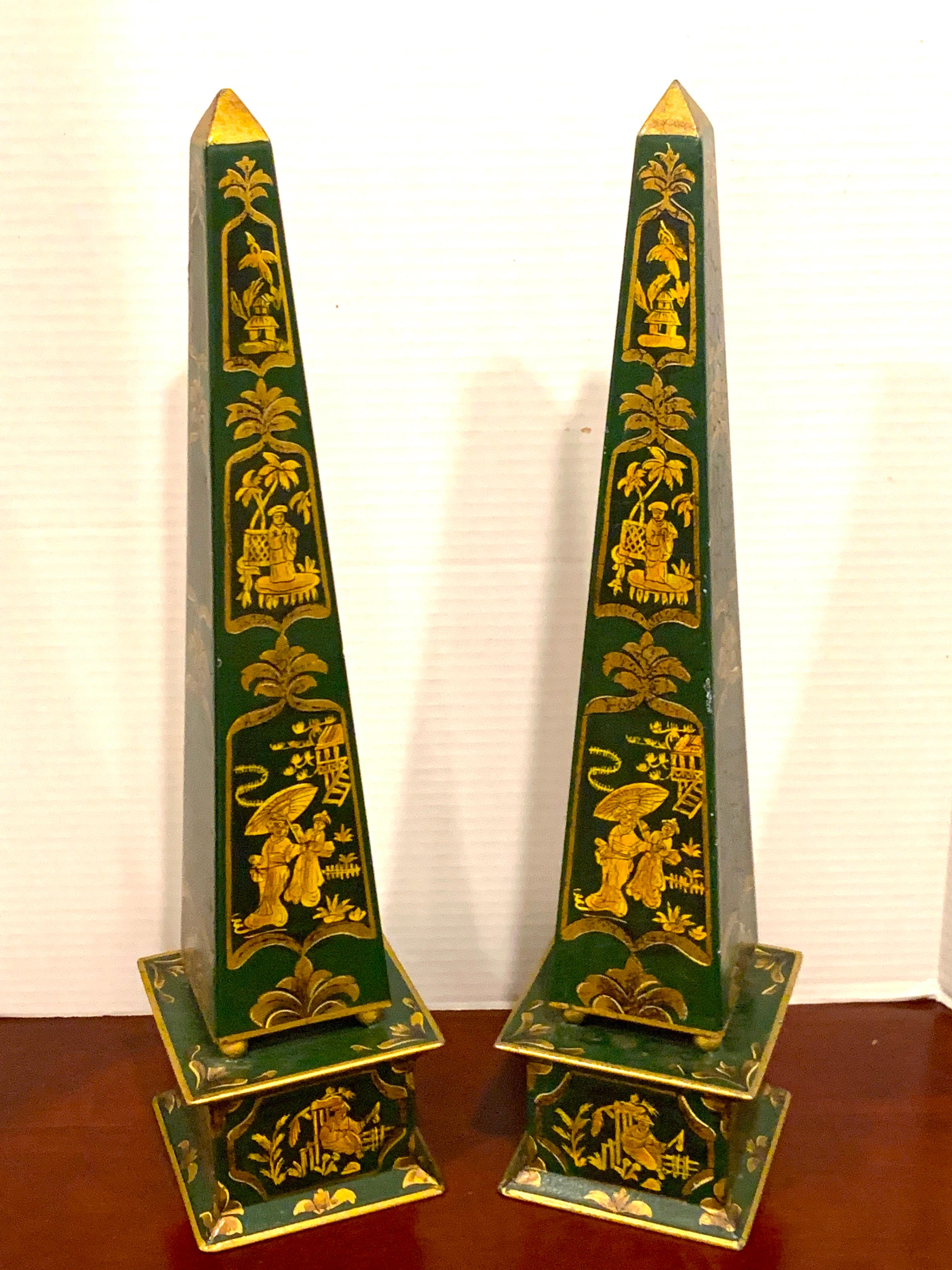 20th Century Pair of English Green Tole Gilt Chinoiserie Obelisks For Sale