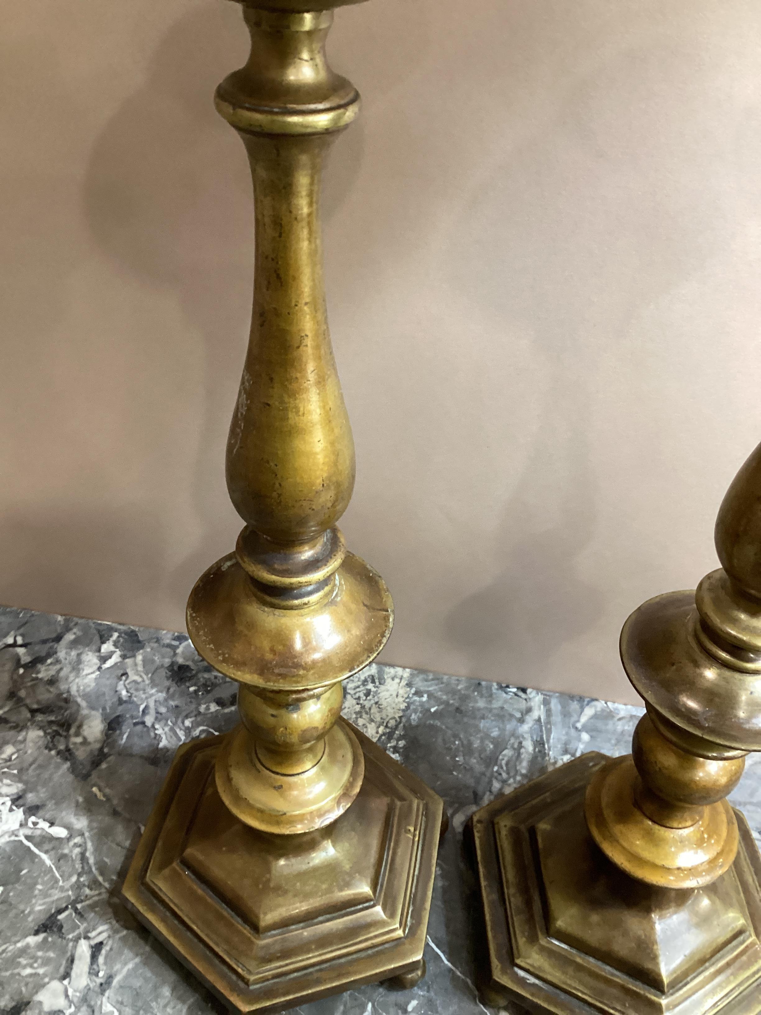 Pair of English Hexagonal Base Brass Candlesticks  In Good Condition For Sale In Chapel Hill, NC