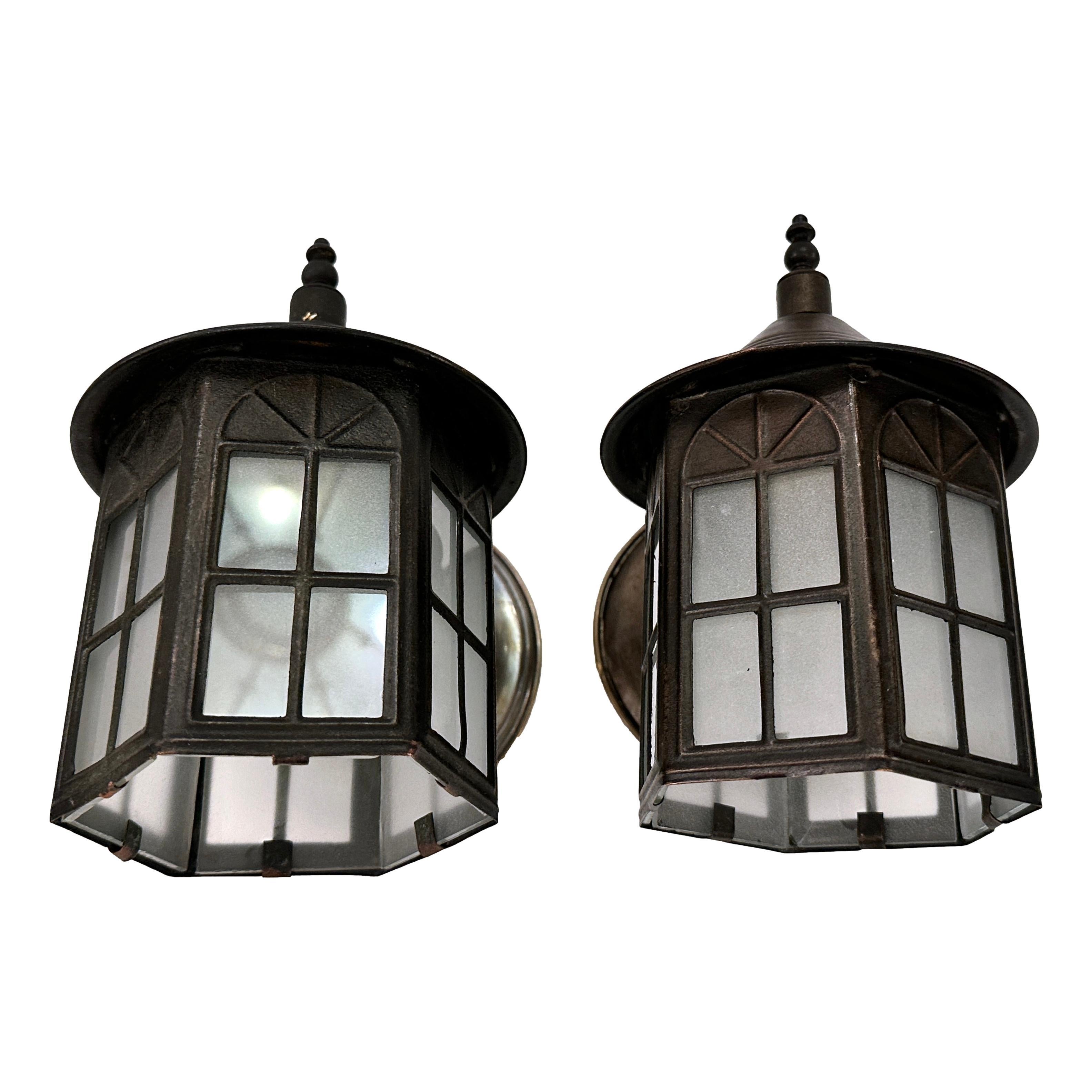Early 20th Century Pair of English Lantern Sconces For Sale