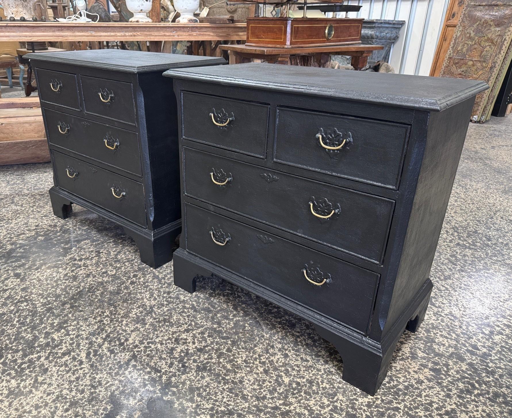 Painted Pair Of English Late 19th Century Side Chests For Sale