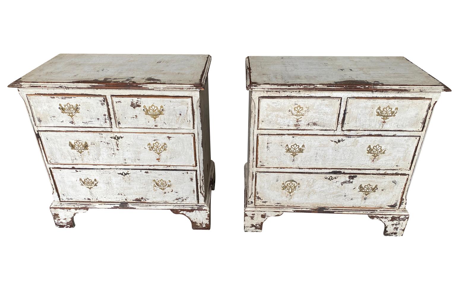 Pair Of English Late 19th Century Side Chests In Good Condition For Sale In Atlanta, GA