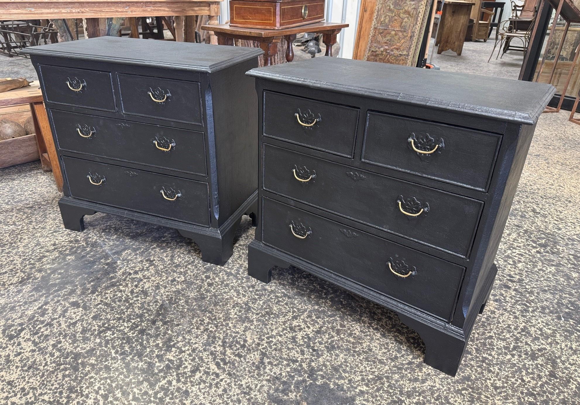 Pair Of English Late 19th Century Side Chests In Good Condition For Sale In Round Top, TX