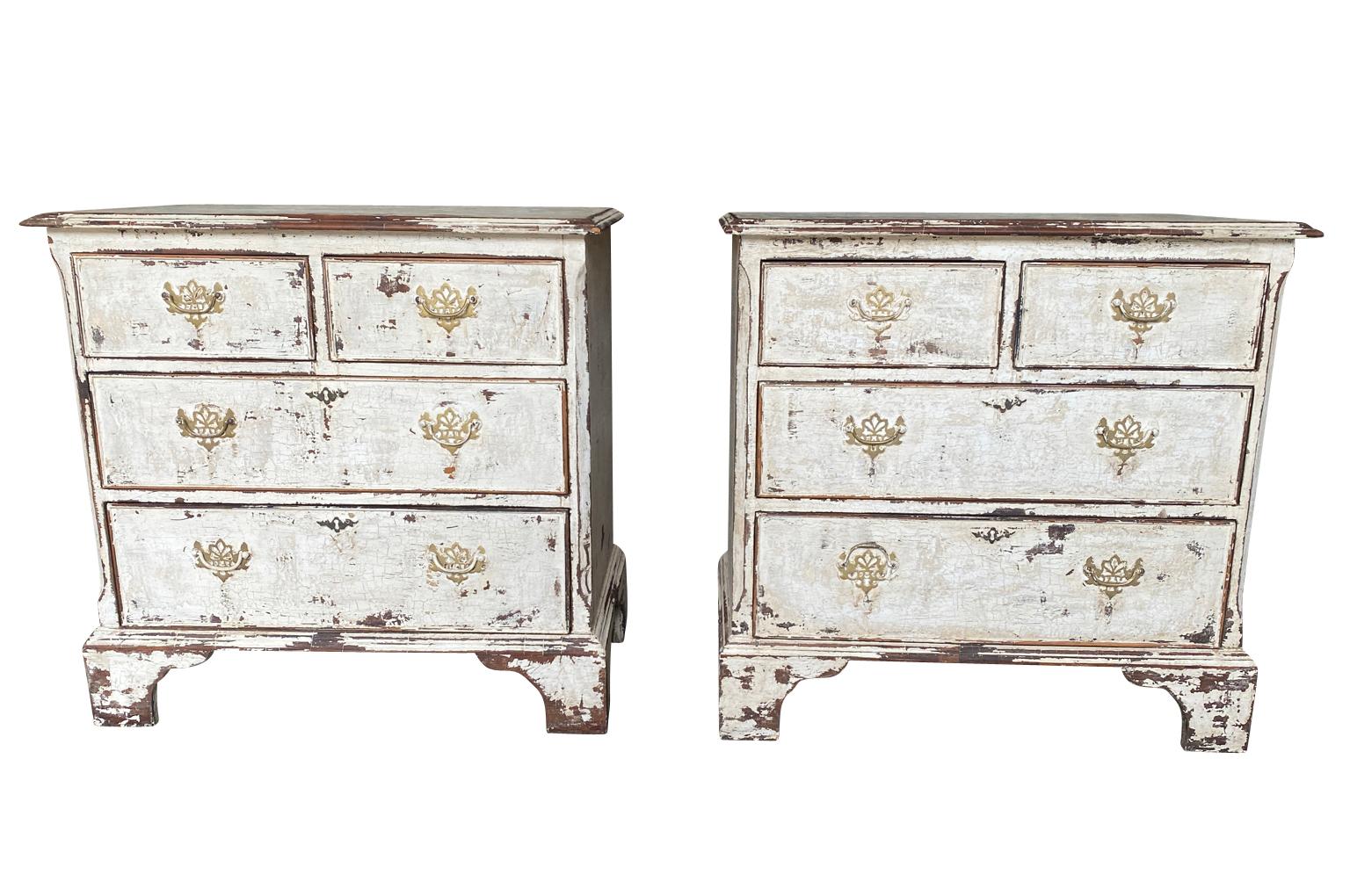 Wood Pair Of English Late 19th Century Side Chests For Sale