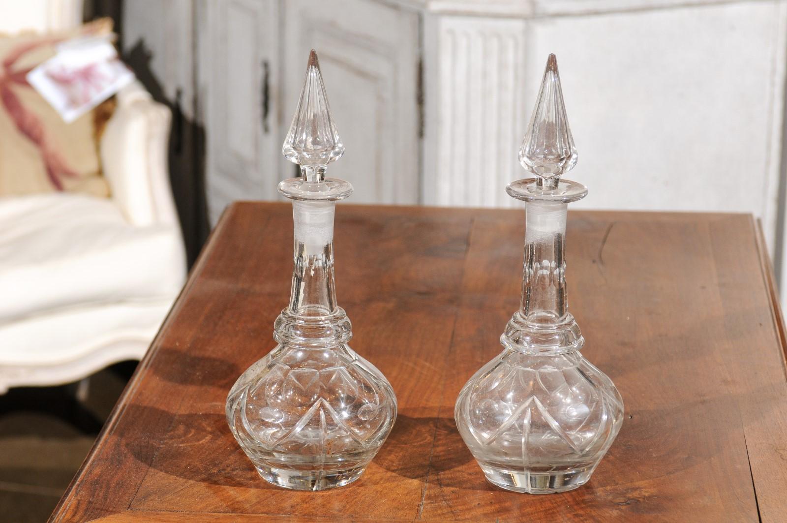 Pair of English Late Victorian Cut Crystal Decanters with Stoppers, circa 1860 2