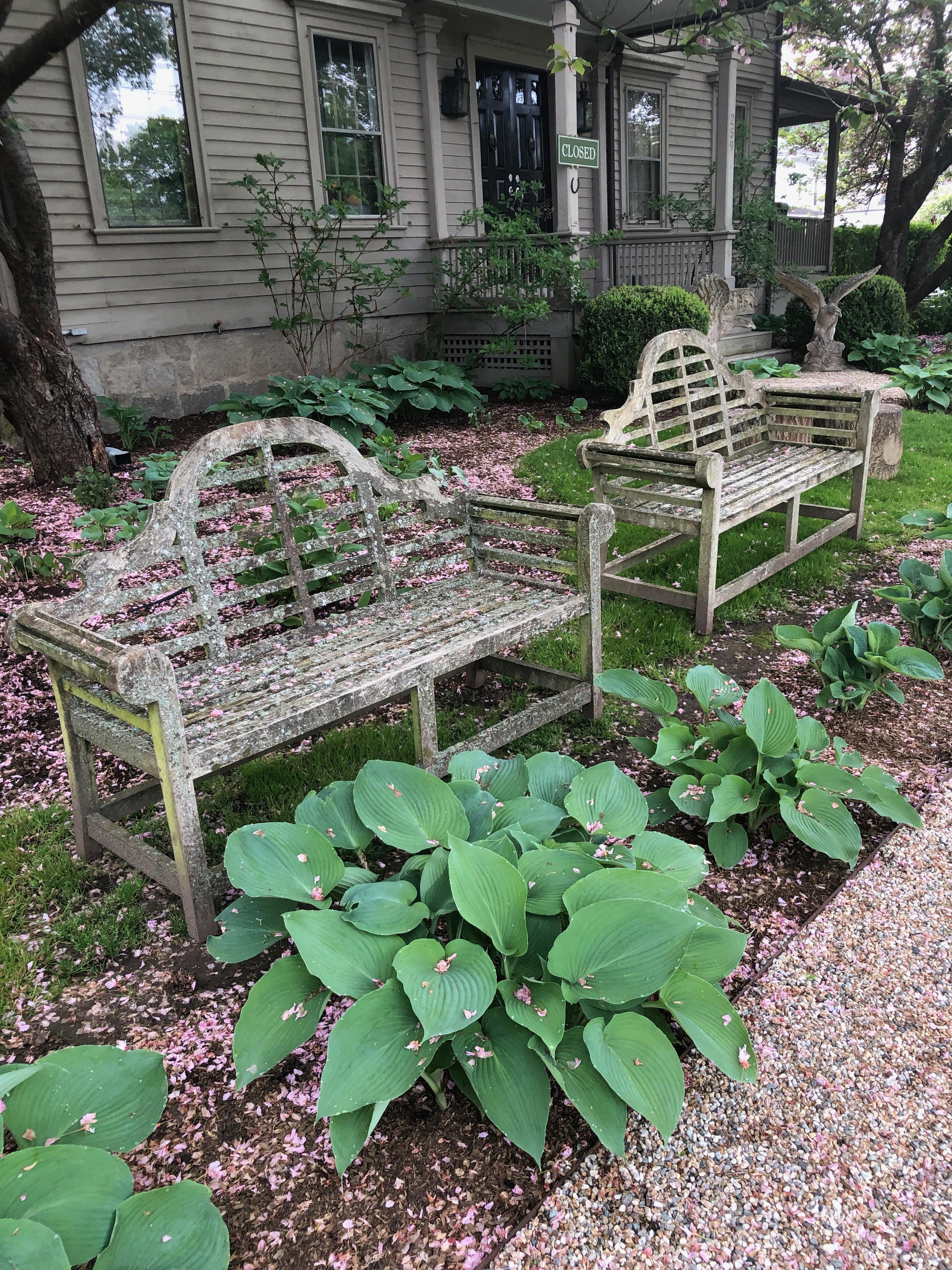 white lutyens bench