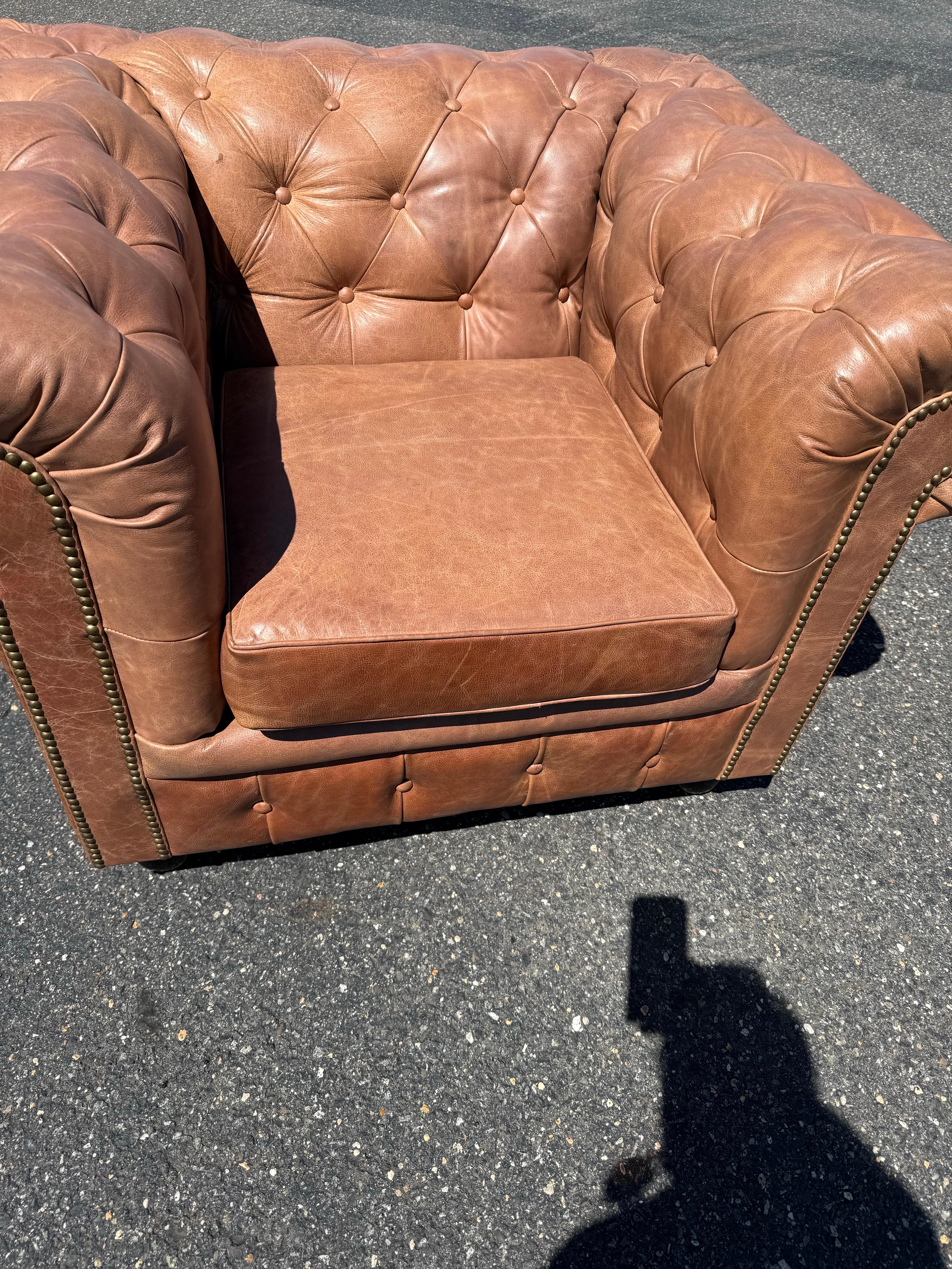 Pair of English-Made Crackled Distressed Cinnamon Brown Chesterfield Club Chairs For Sale 14