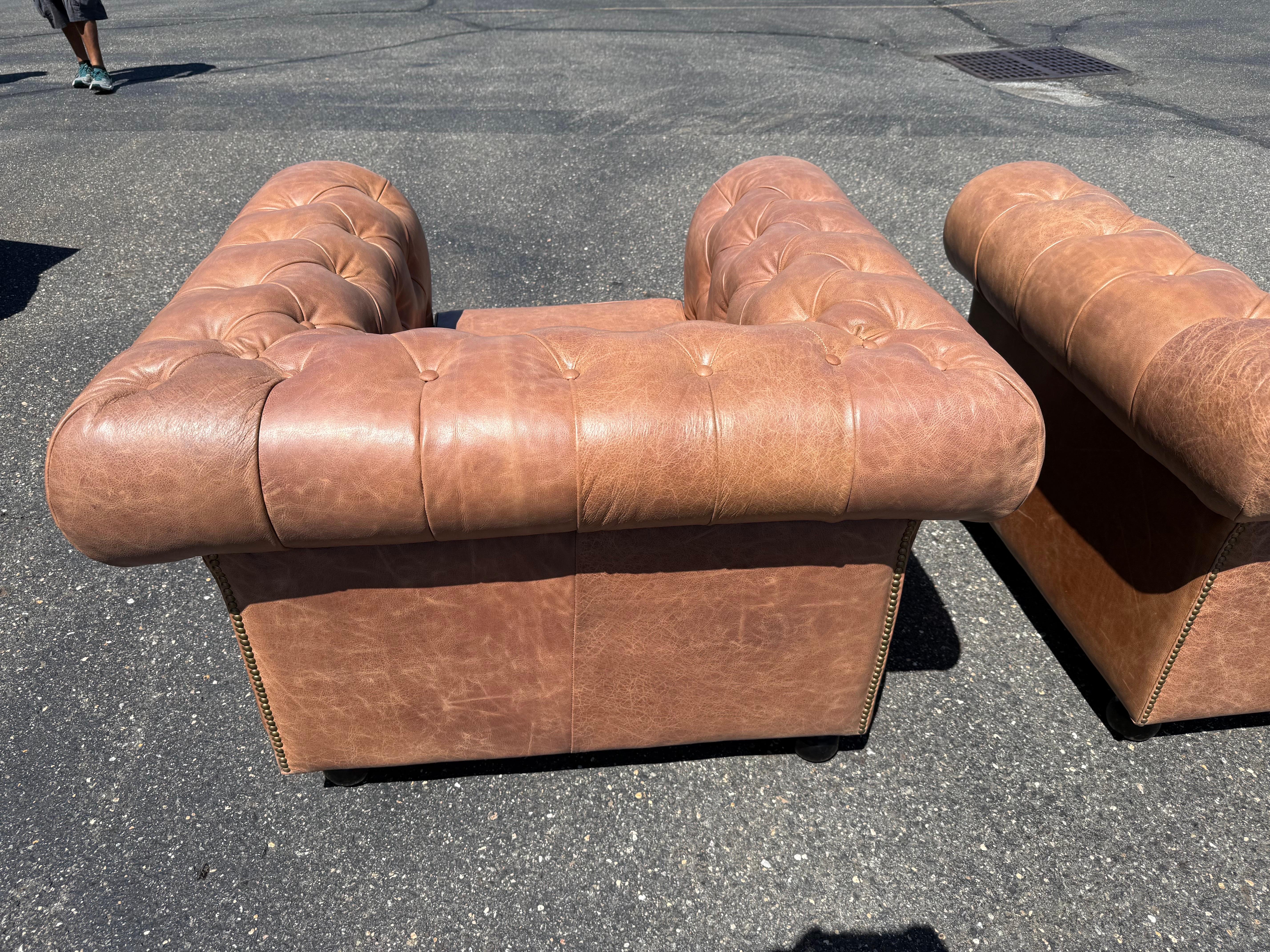 Contemporary Pair of English-Made Crackled Distressed Cinnamon Brown Chesterfield Club Chairs For Sale