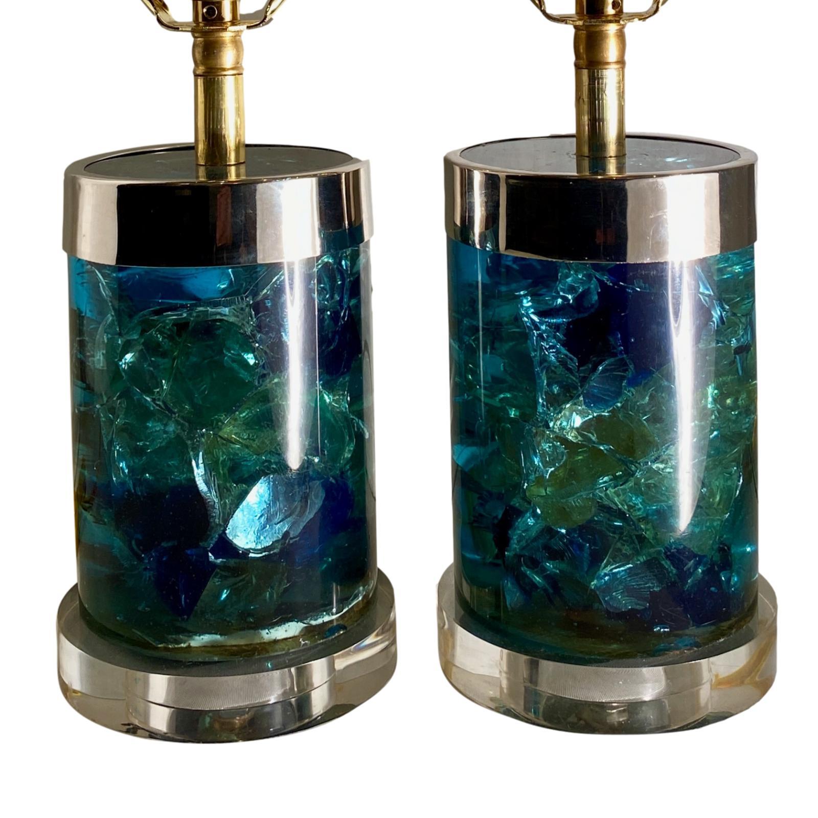 Pair of English Midcentury Blue Lucite Lamps In Good Condition For Sale In New York, NY
