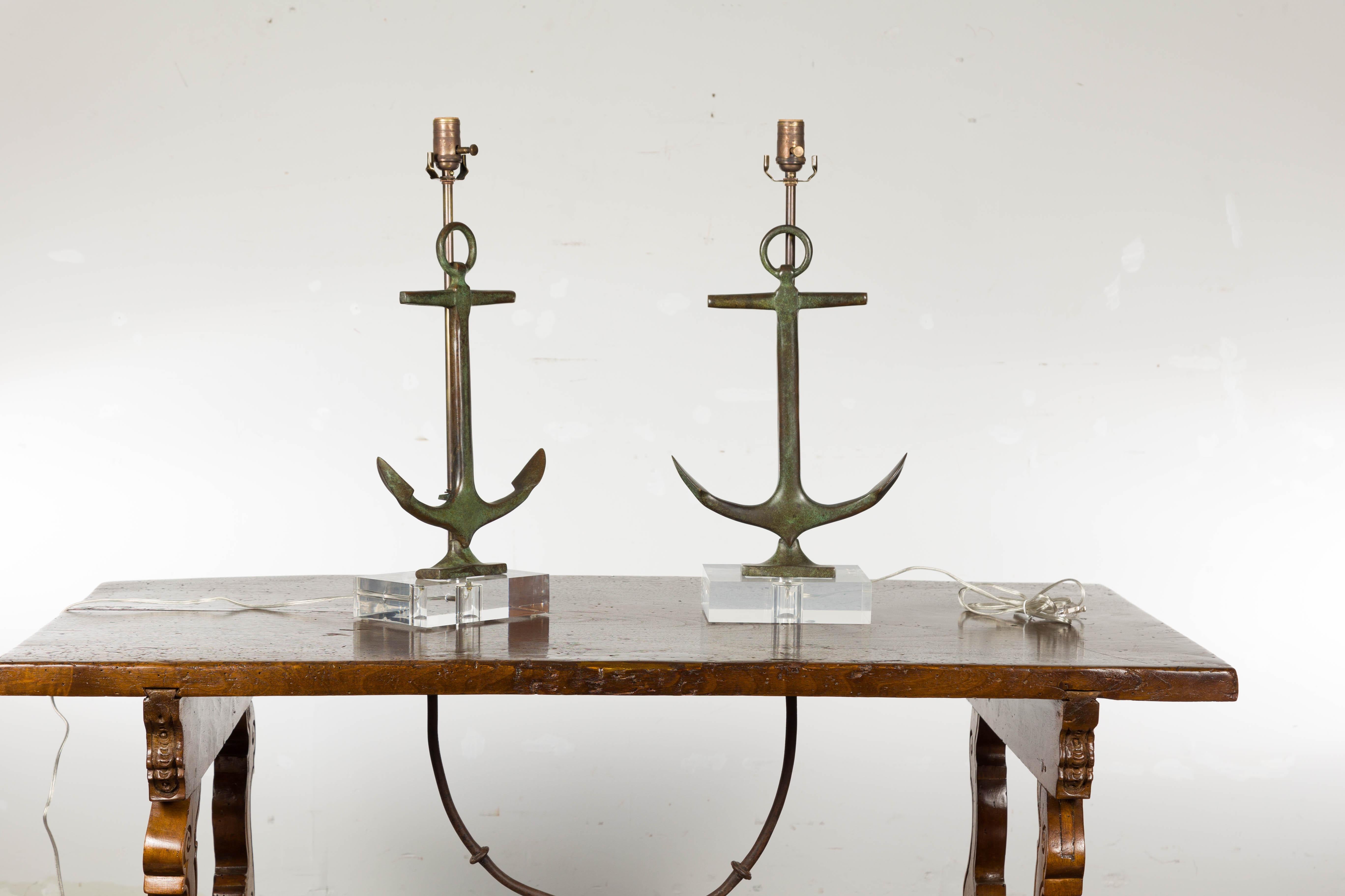 dual glow anchor lamp