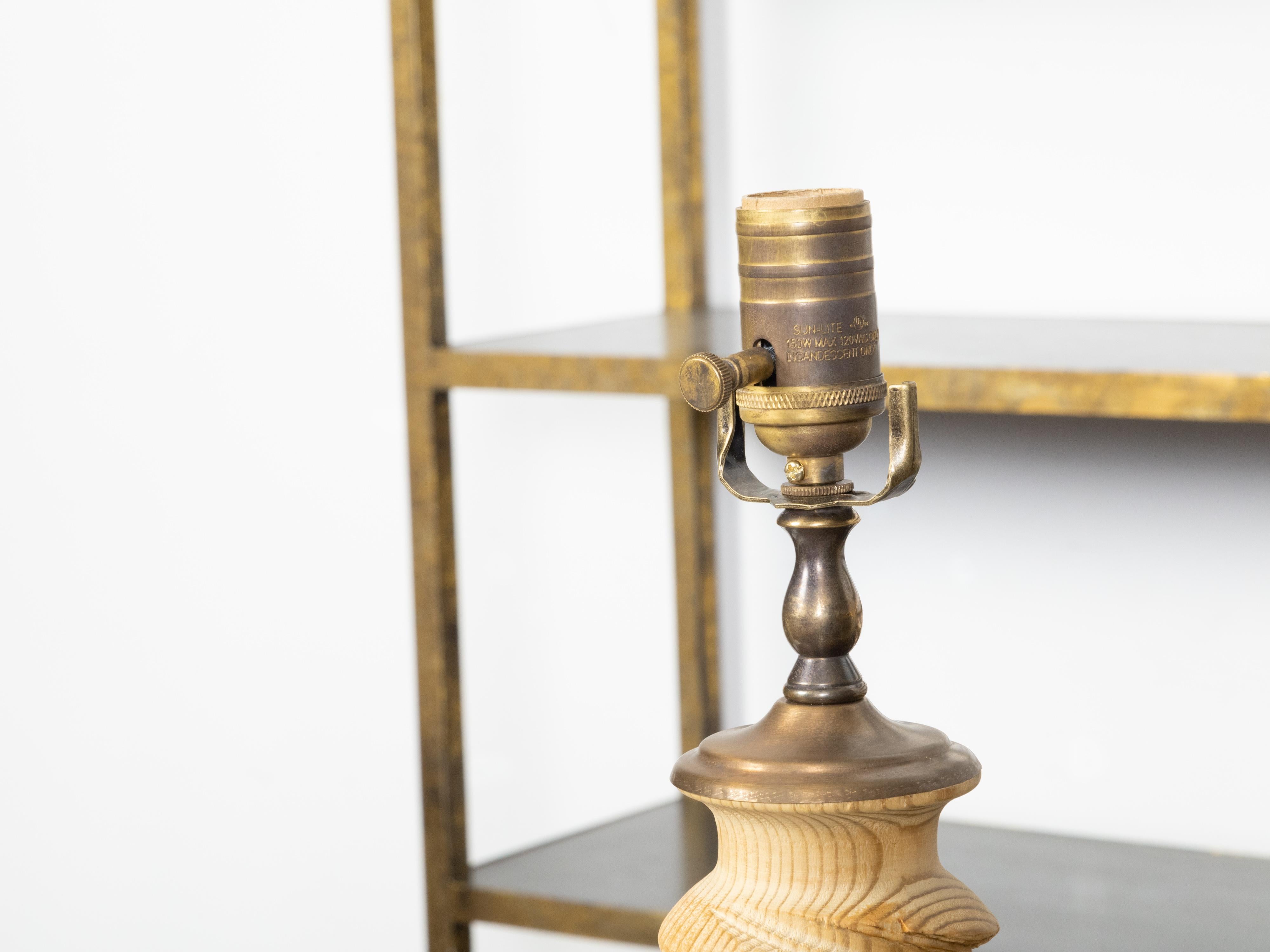 20th Century Pair of English Midcentury Pine Table Lamps with Twisted Design on Lucite Bases