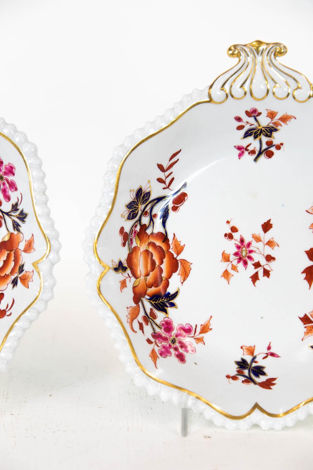 Mid-19th Century Pair of English Minton's Dishes For Sale
