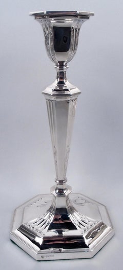 Pair of English Modern Neoclassical Sterling Silver Candlesticks, 1925