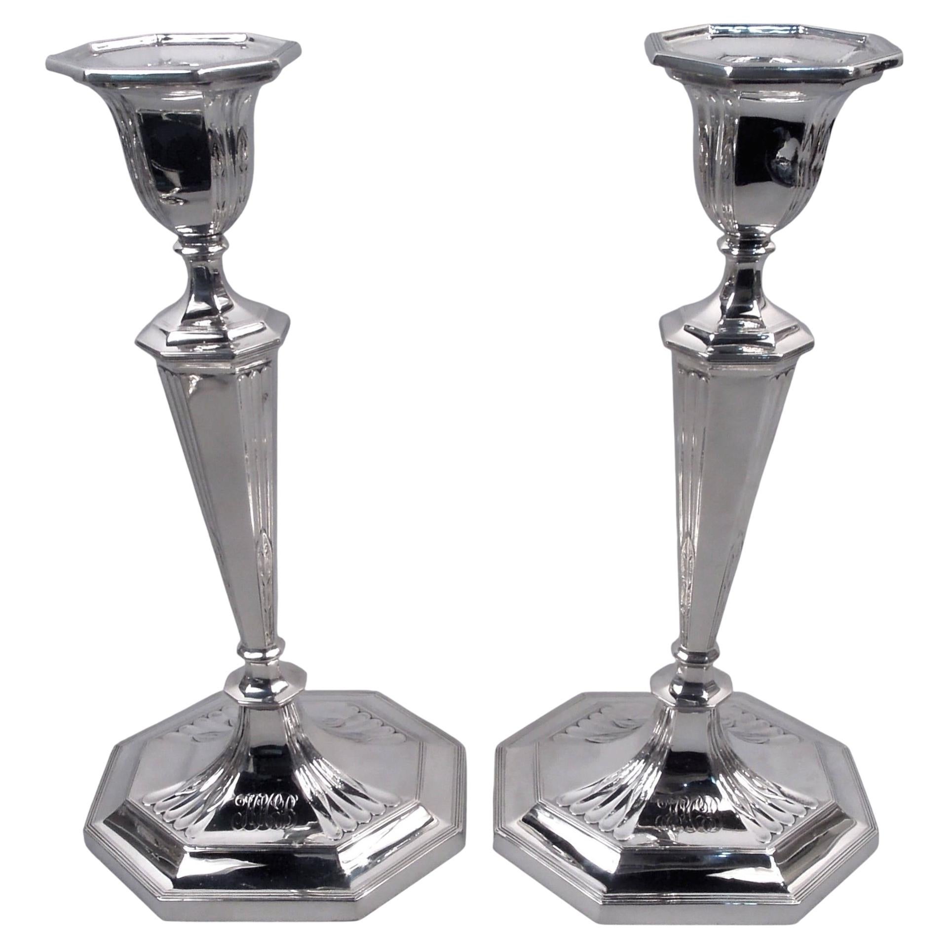 Pair of English Modern Neoclassical Sterling Silver Candlesticks, 1925 For Sale