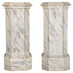 Coppia di colonne inglesi neoclassiche antiche in finto marmo dipinto su pino