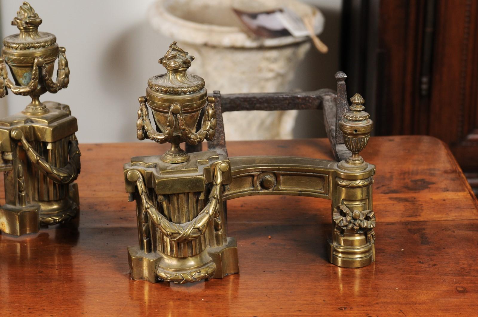 Pair of English Neoclassical Style Brass Andirons circa 1860 with Fire Urns In Good Condition For Sale In Atlanta, GA