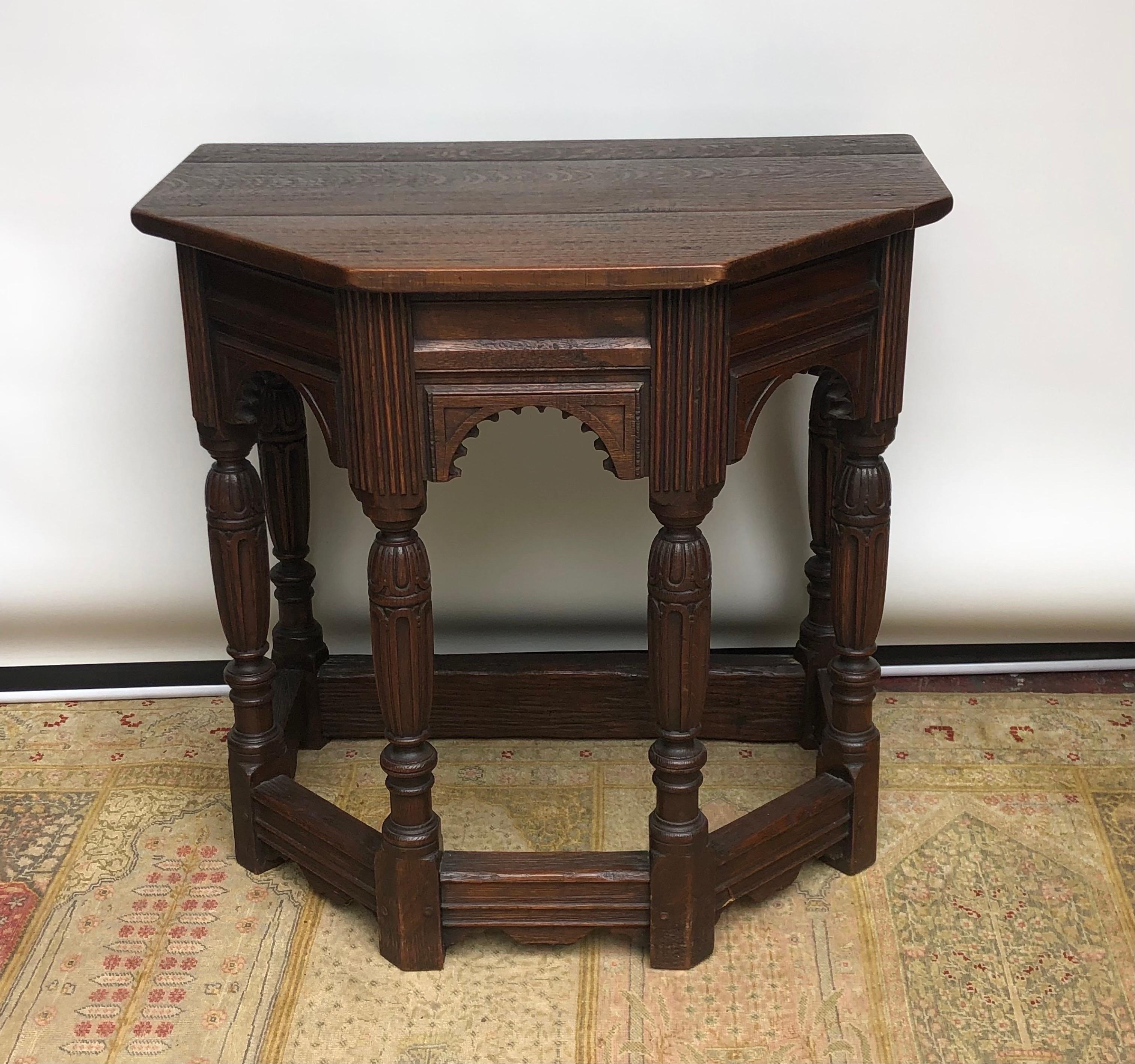 Pair of English Oak Elizabethan Style Console / Side Tables, 19th Century 1